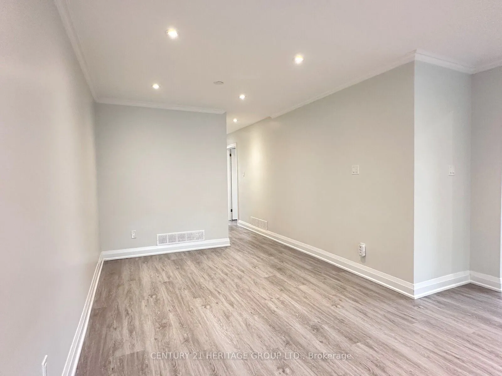 88 Glendower Circuit, #Upper