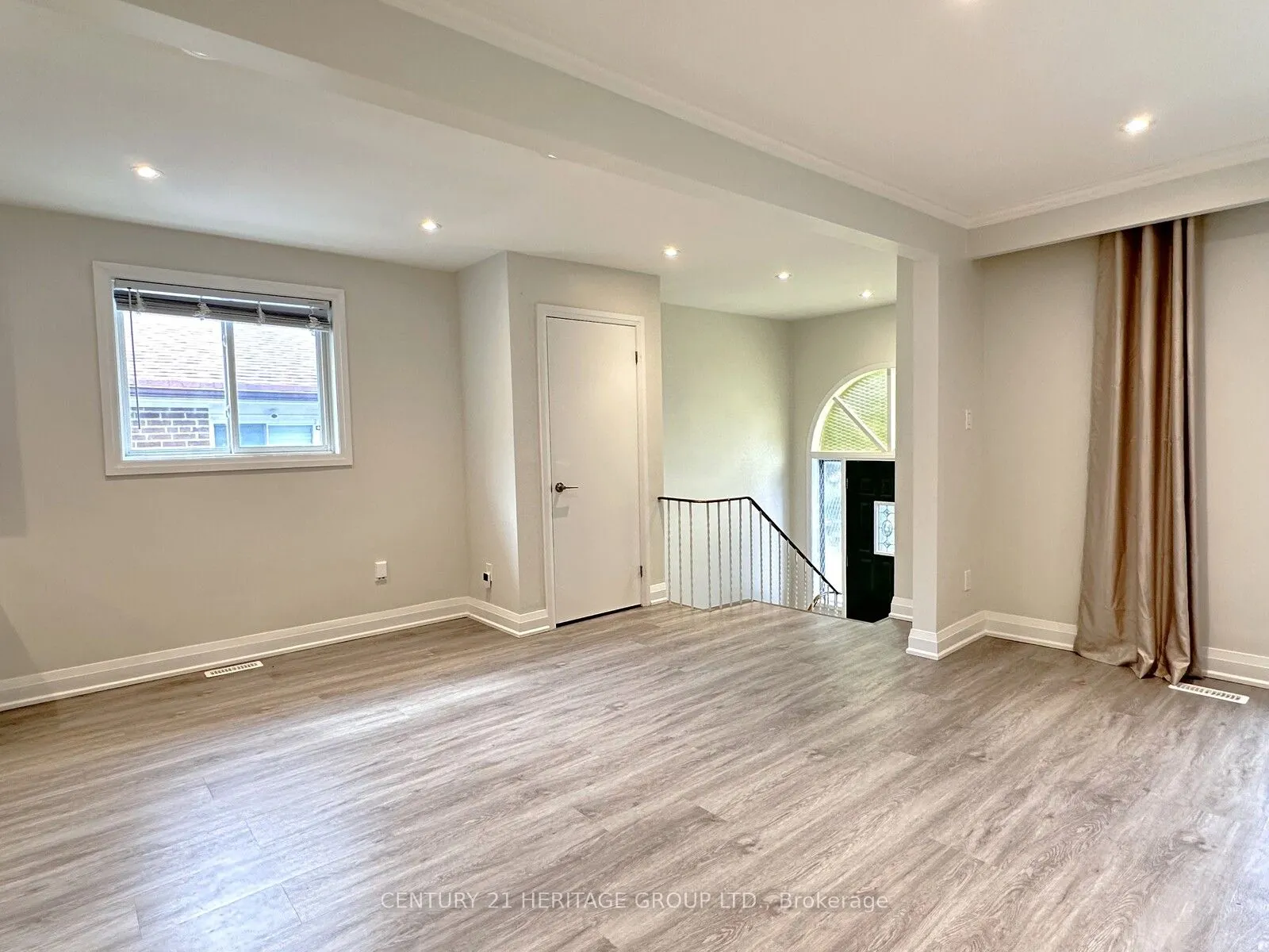 88 Glendower Circuit, #Upper