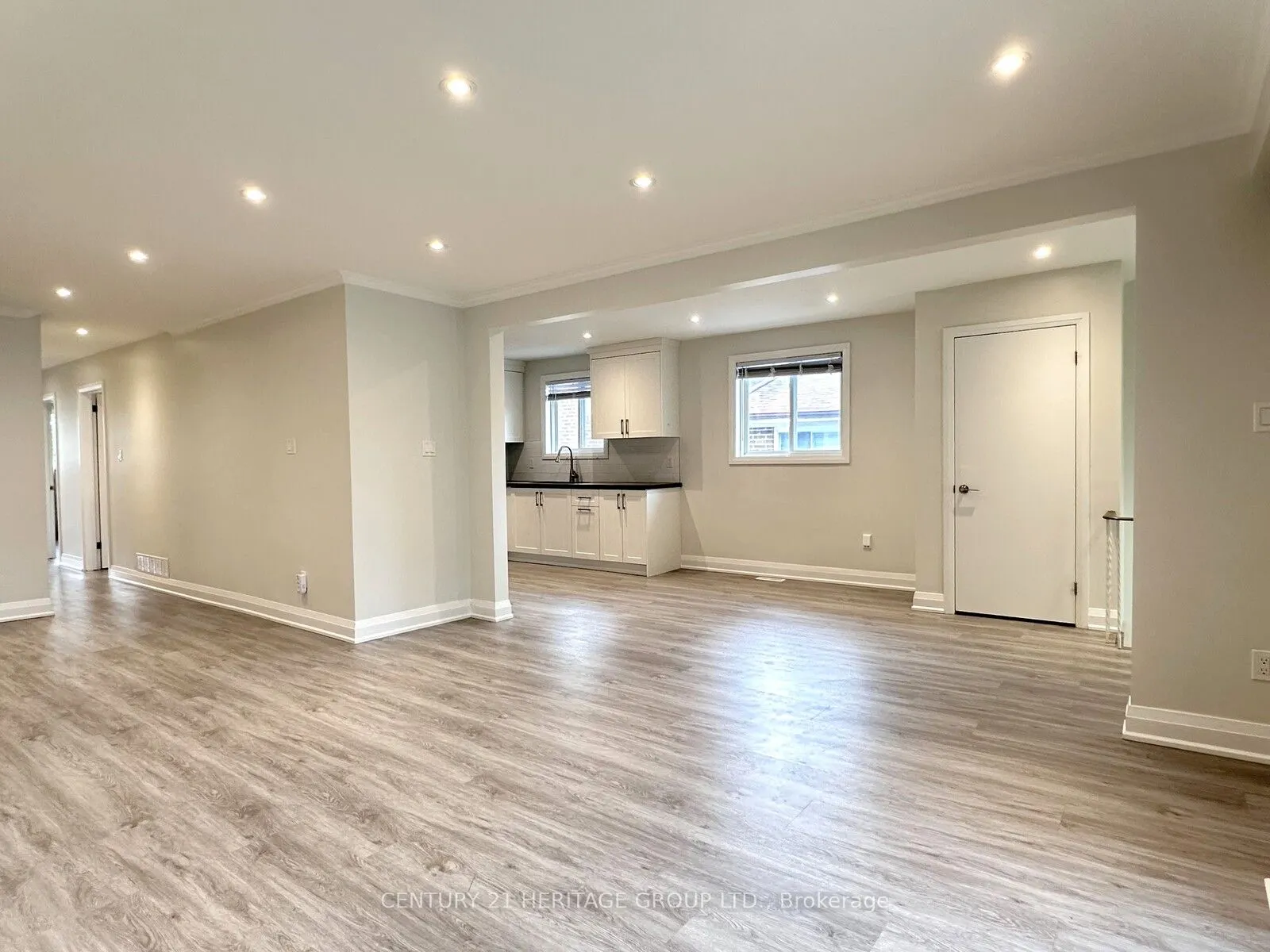 88 Glendower Circuit, #Upper