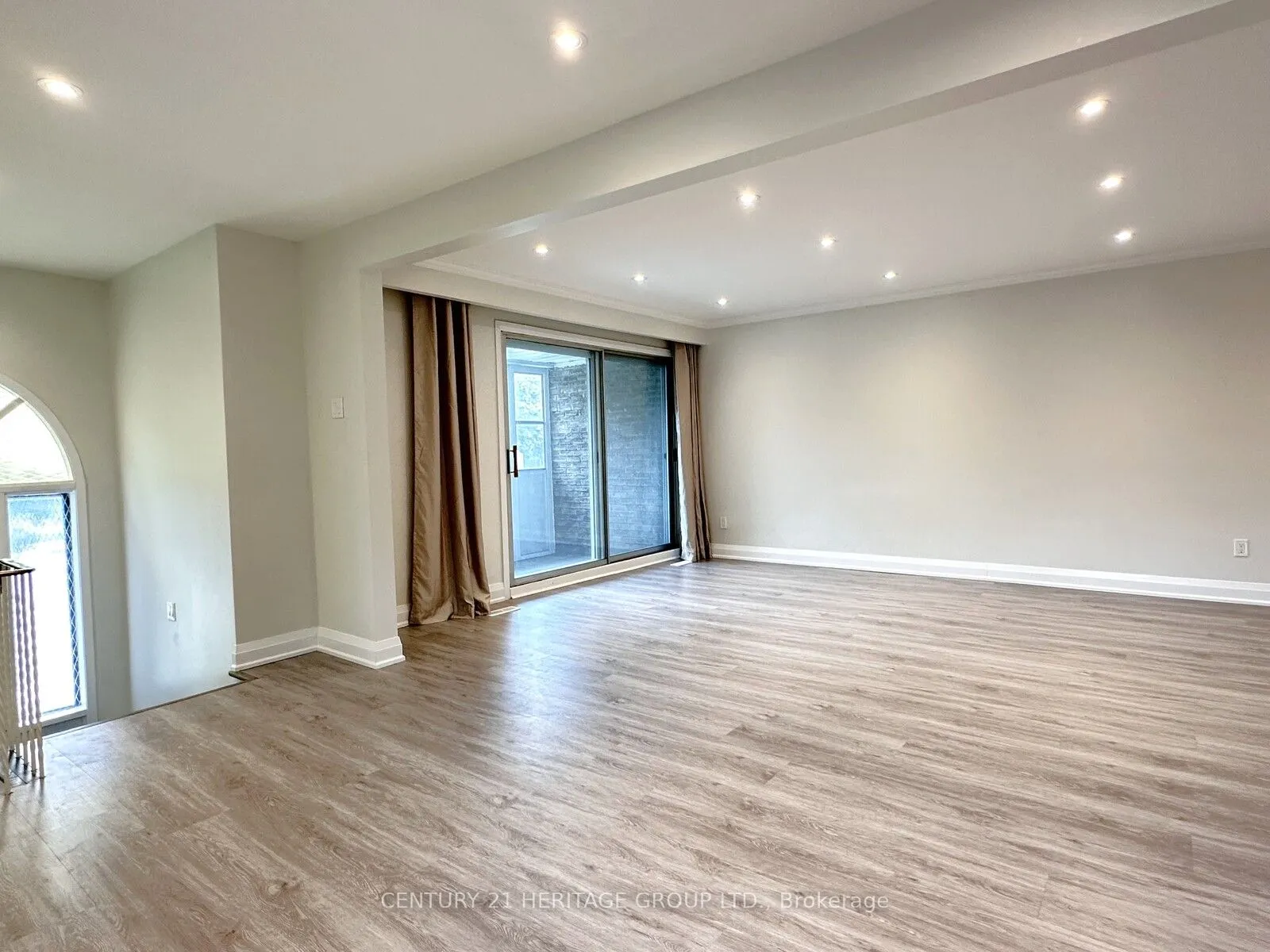 88 Glendower Circuit, #Upper