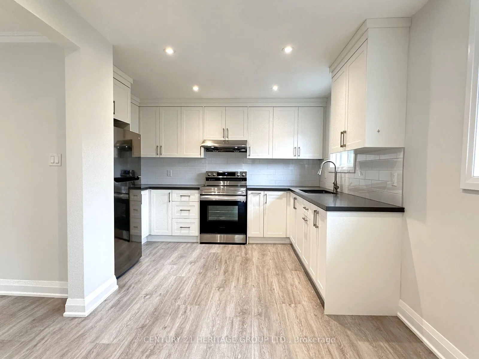 88 Glendower Circuit, #Upper