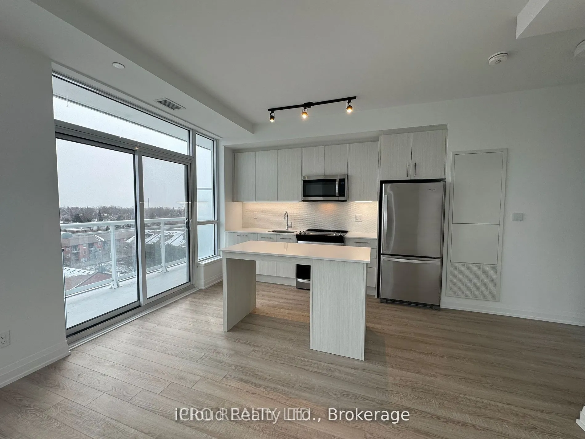 286 Main Street, #712