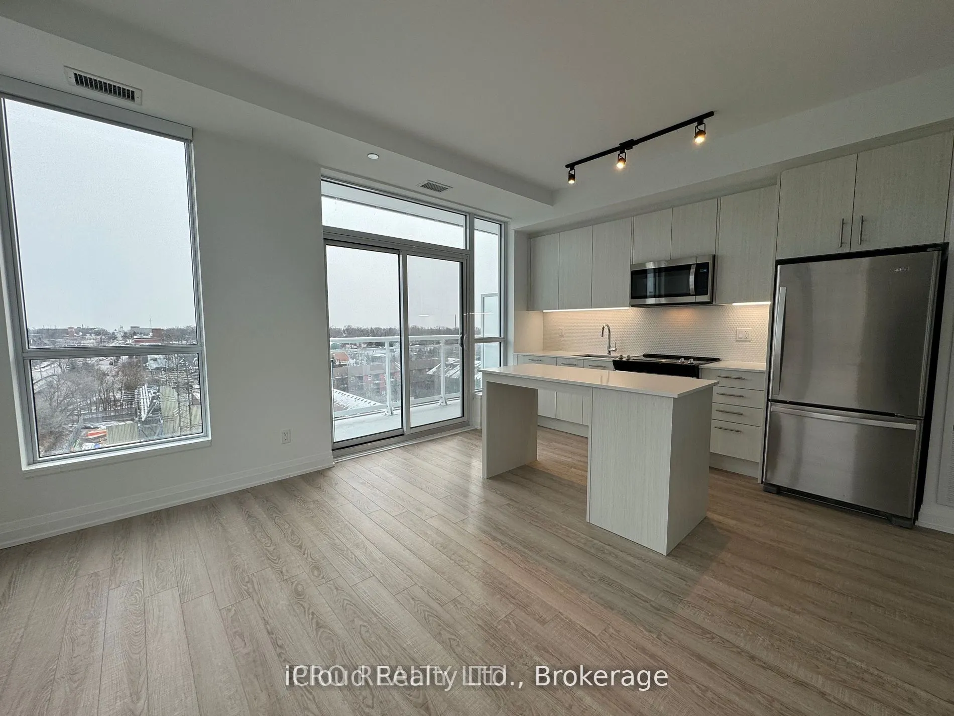 286 Main Street, #712