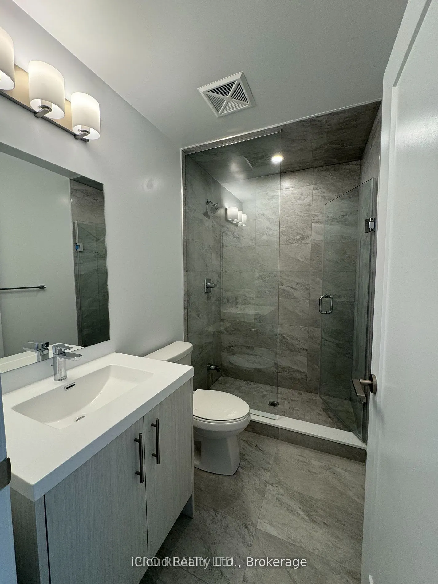 286 Main Street, #712