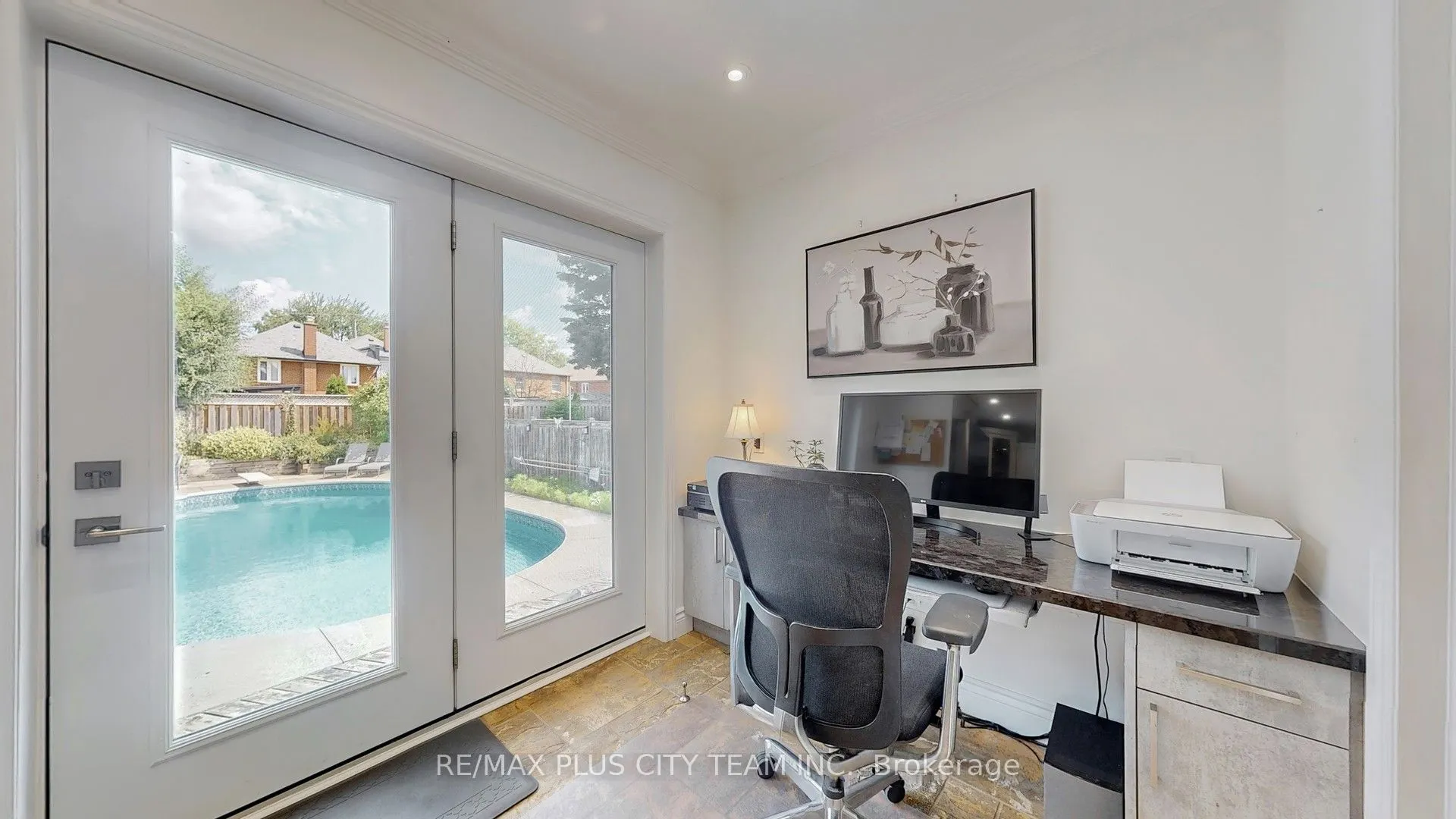34 Edge Park Avenue