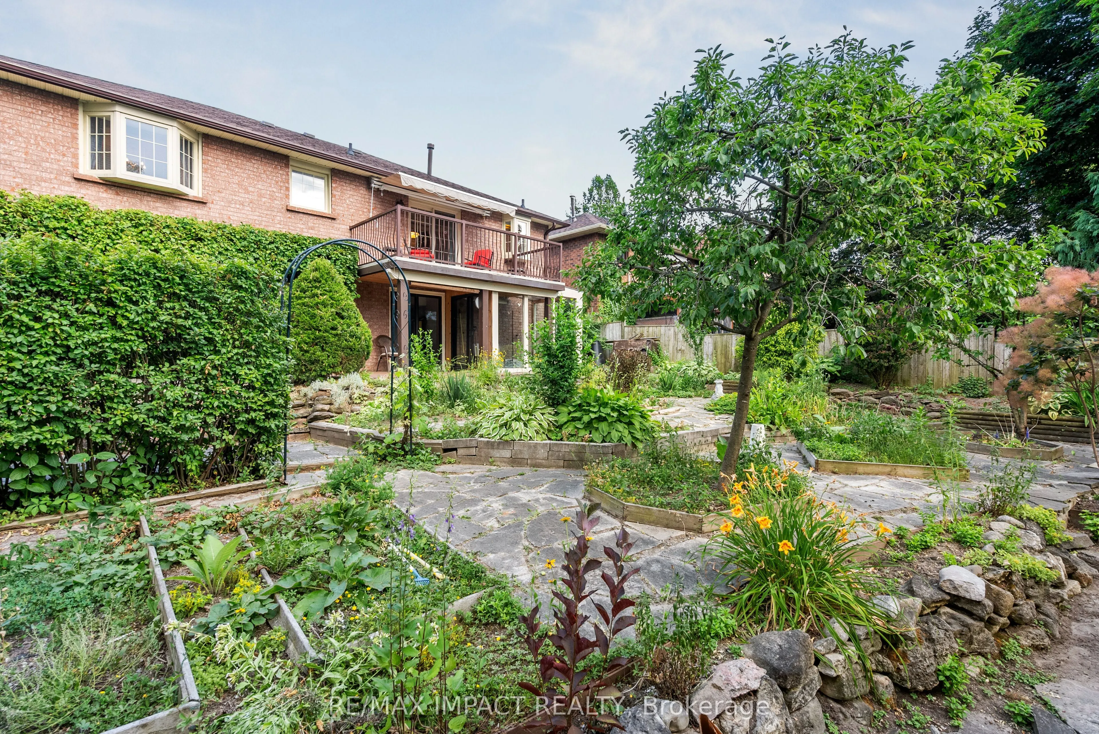 145 HIALEAH Crescent