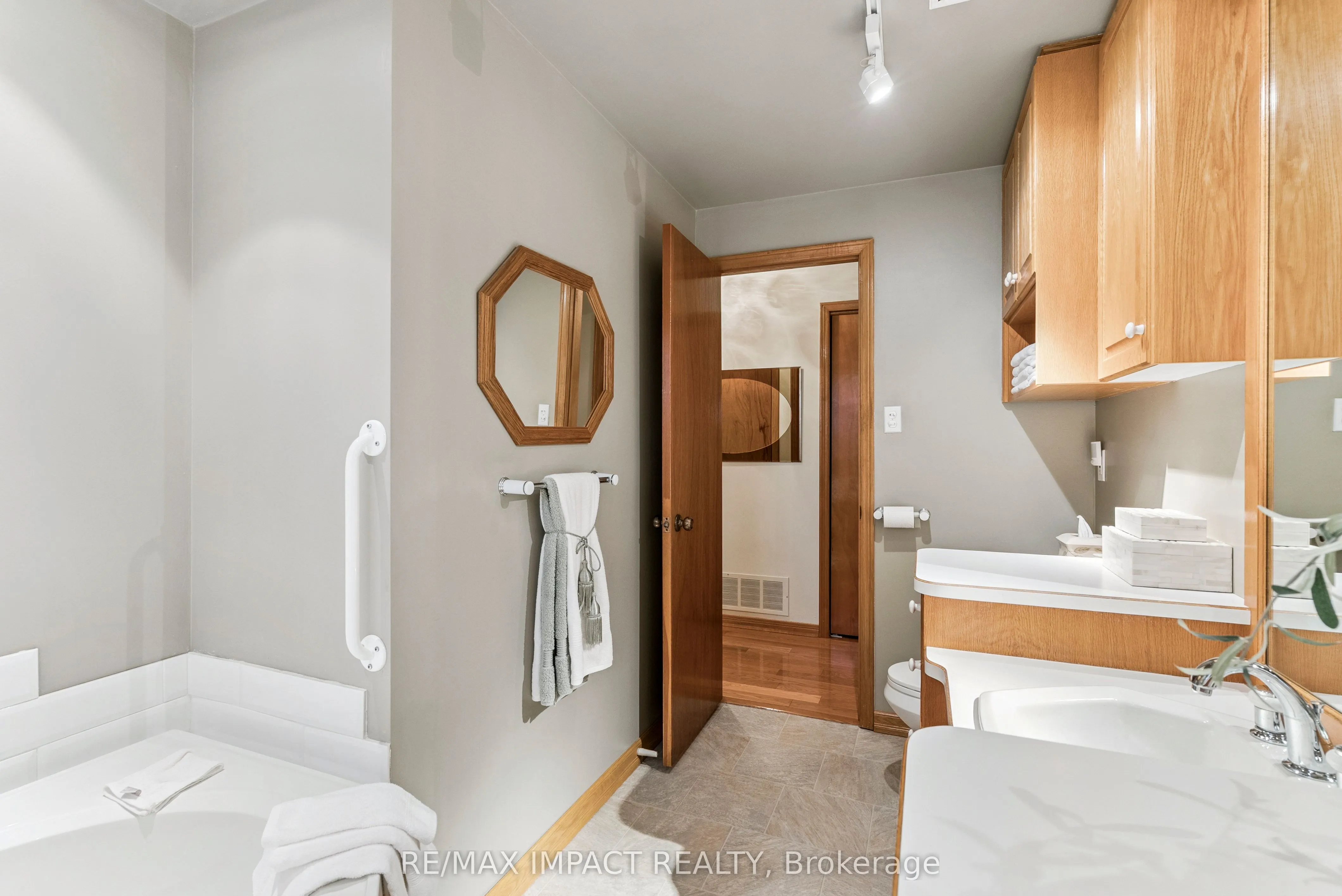 145 HIALEAH Crescent