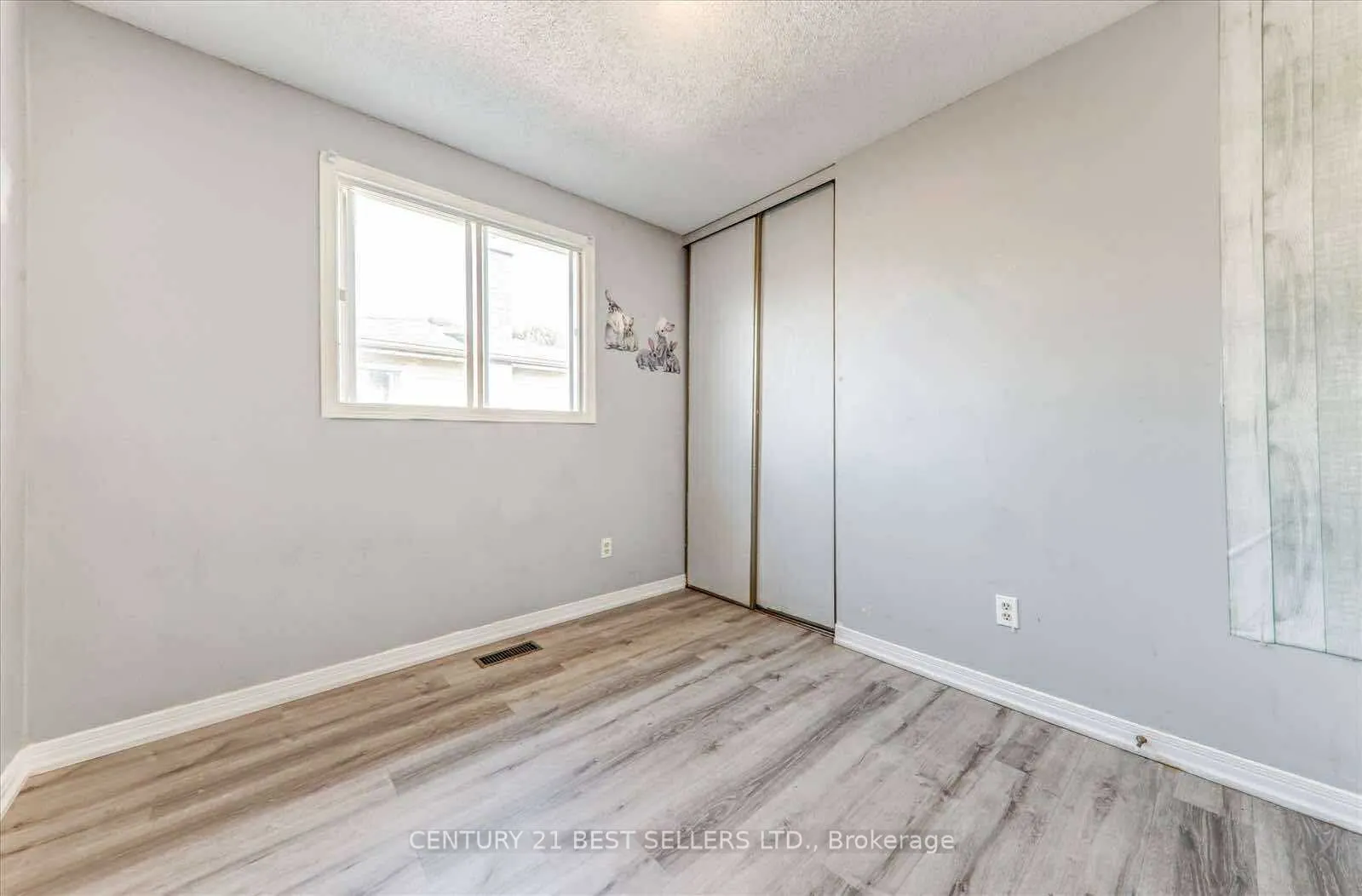 5 Hartsfield Drive