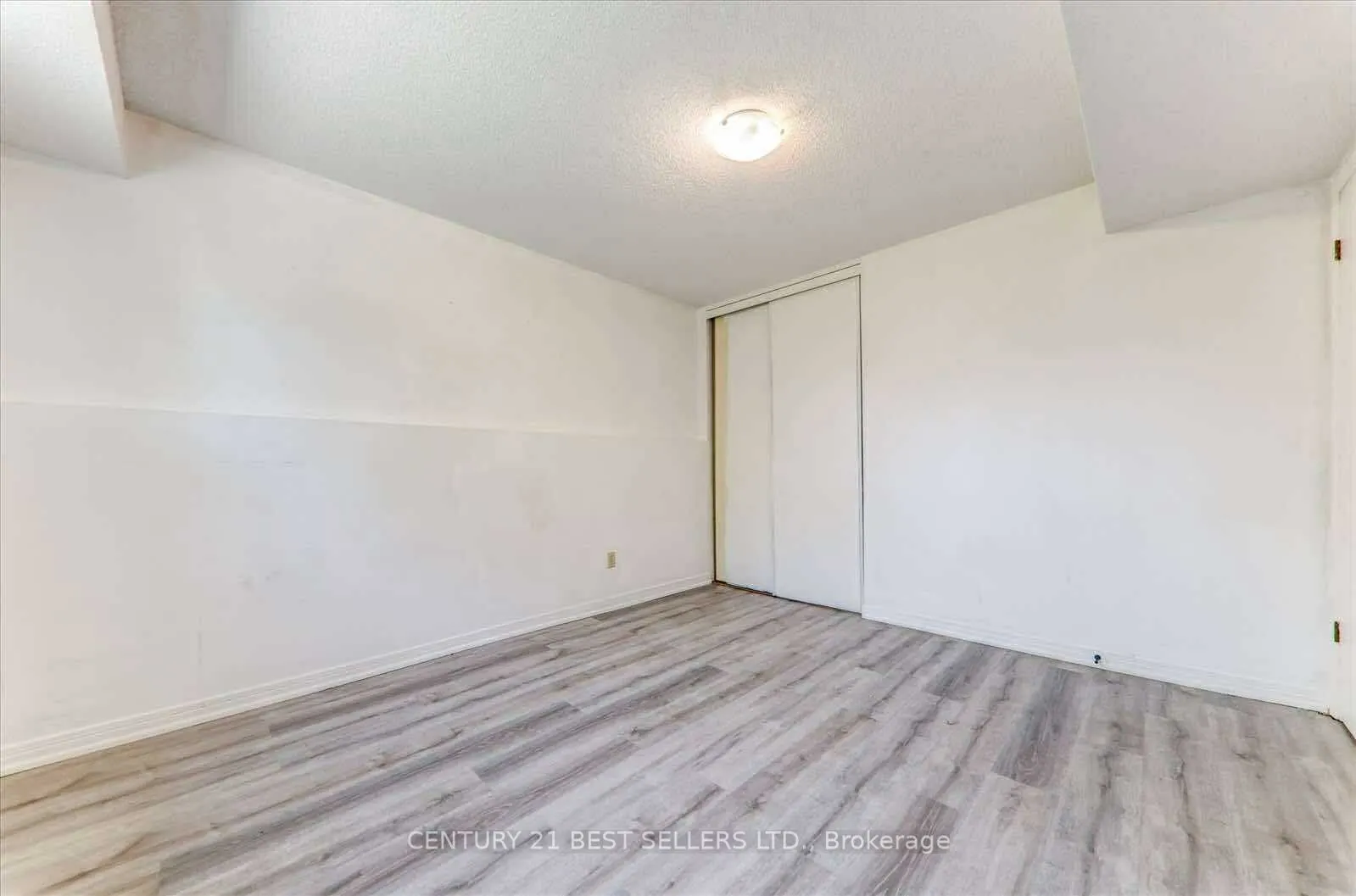 5 Hartsfield Drive