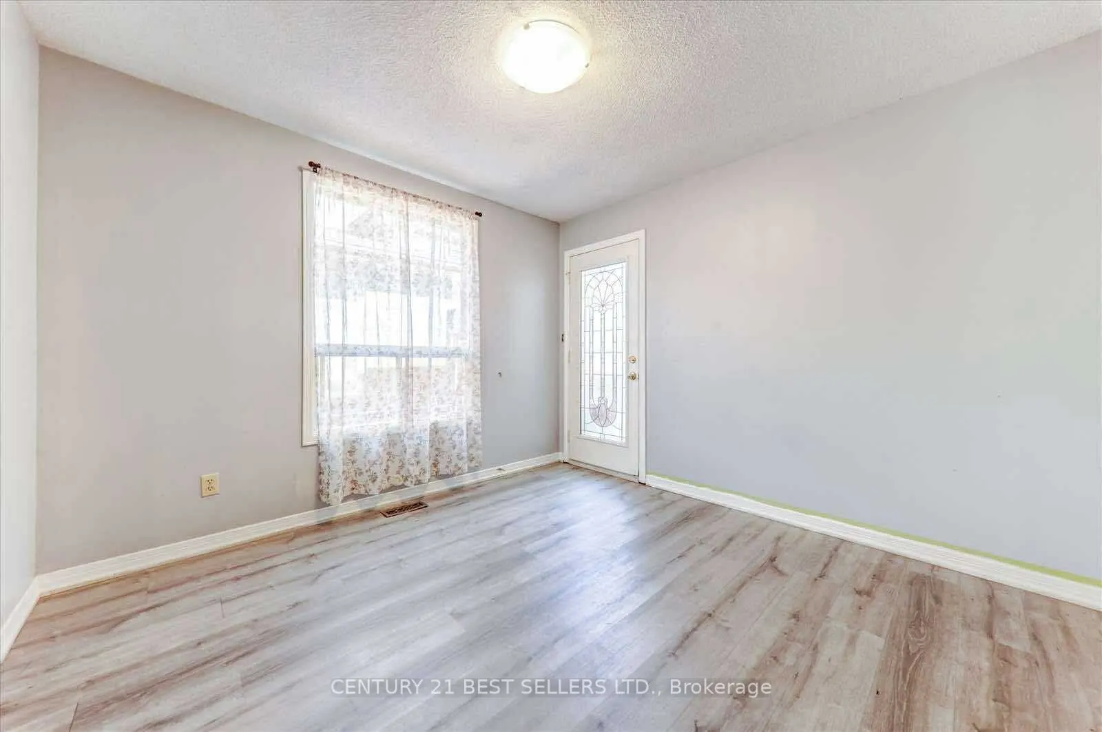 5 Hartsfield Drive