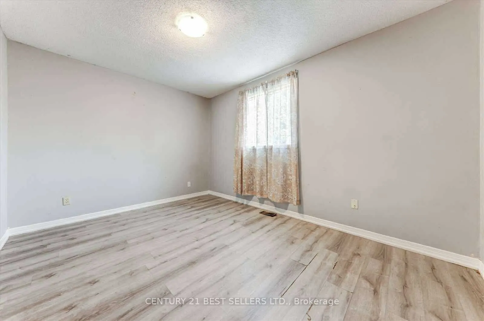 5 Hartsfield Drive