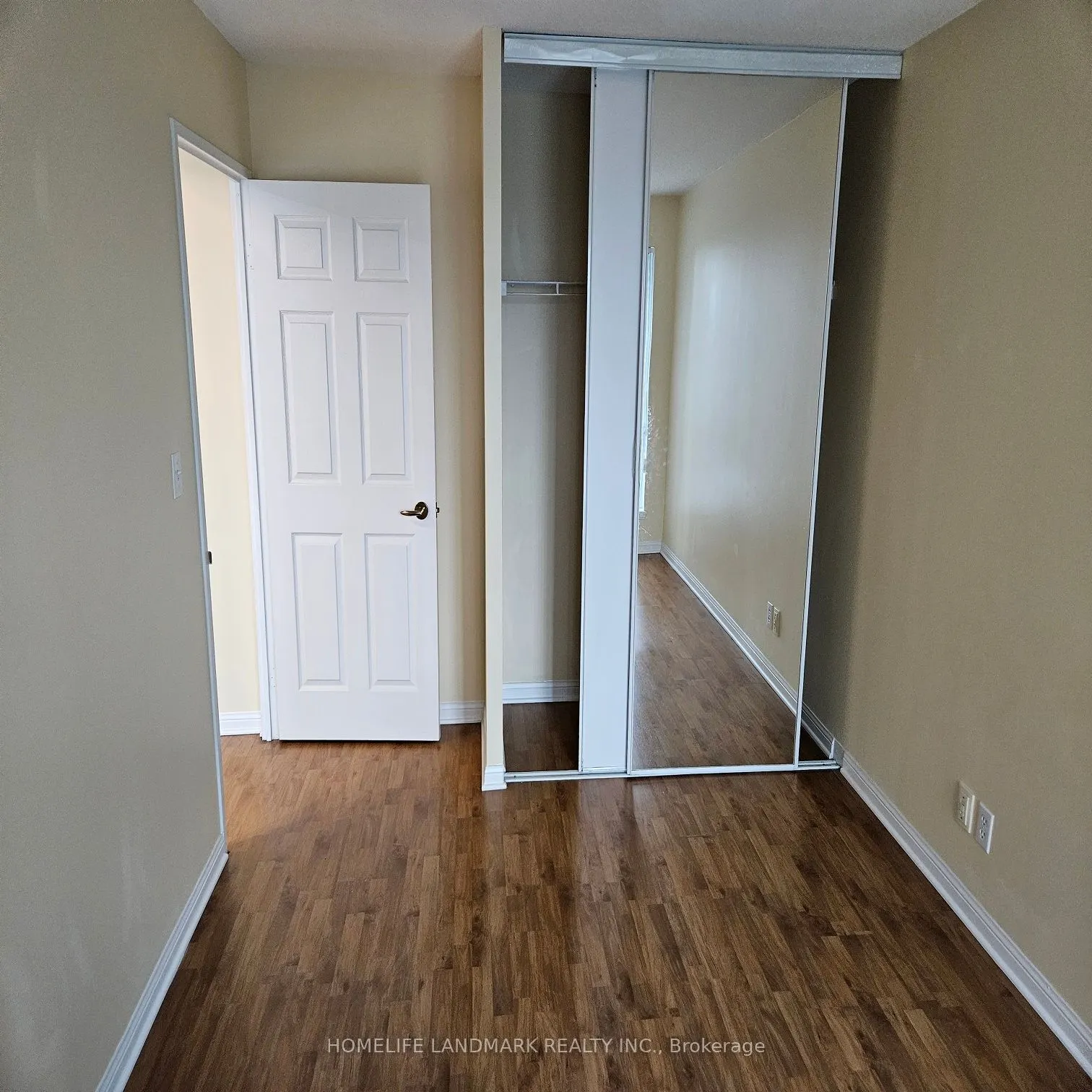 8 Lee Centre Drive, #8