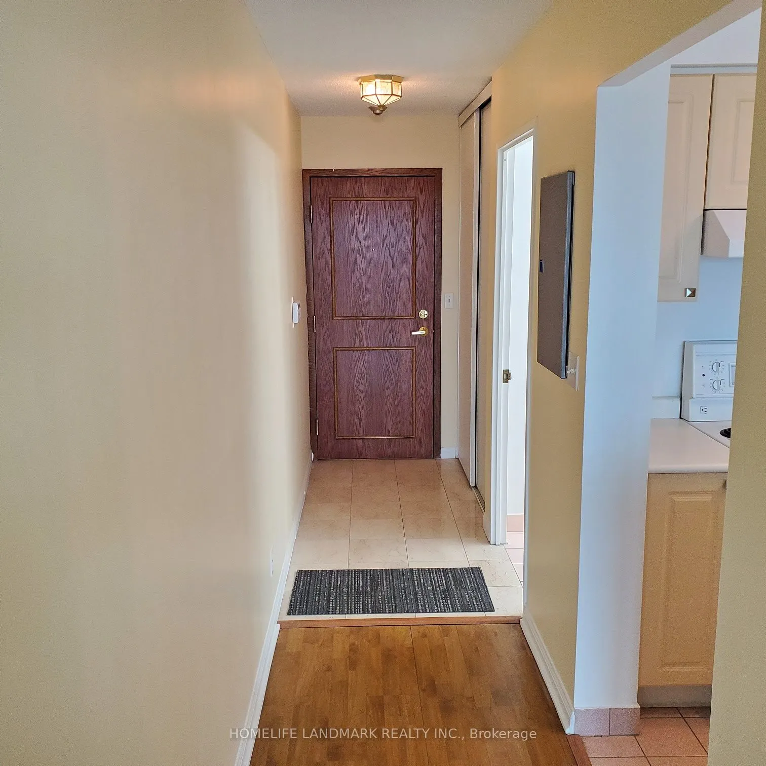 8 Lee Centre Drive, #8