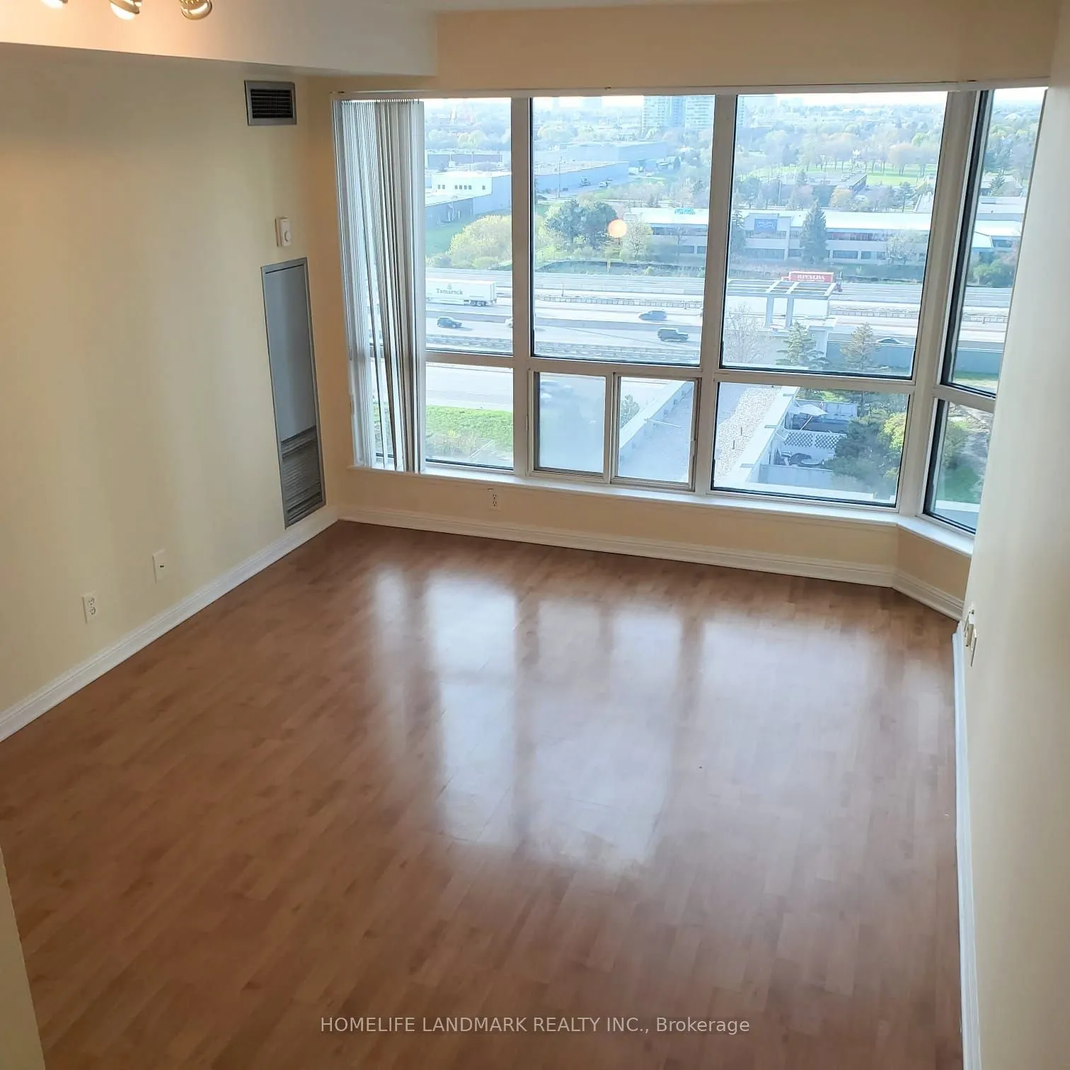 8 Lee Centre Drive, #8