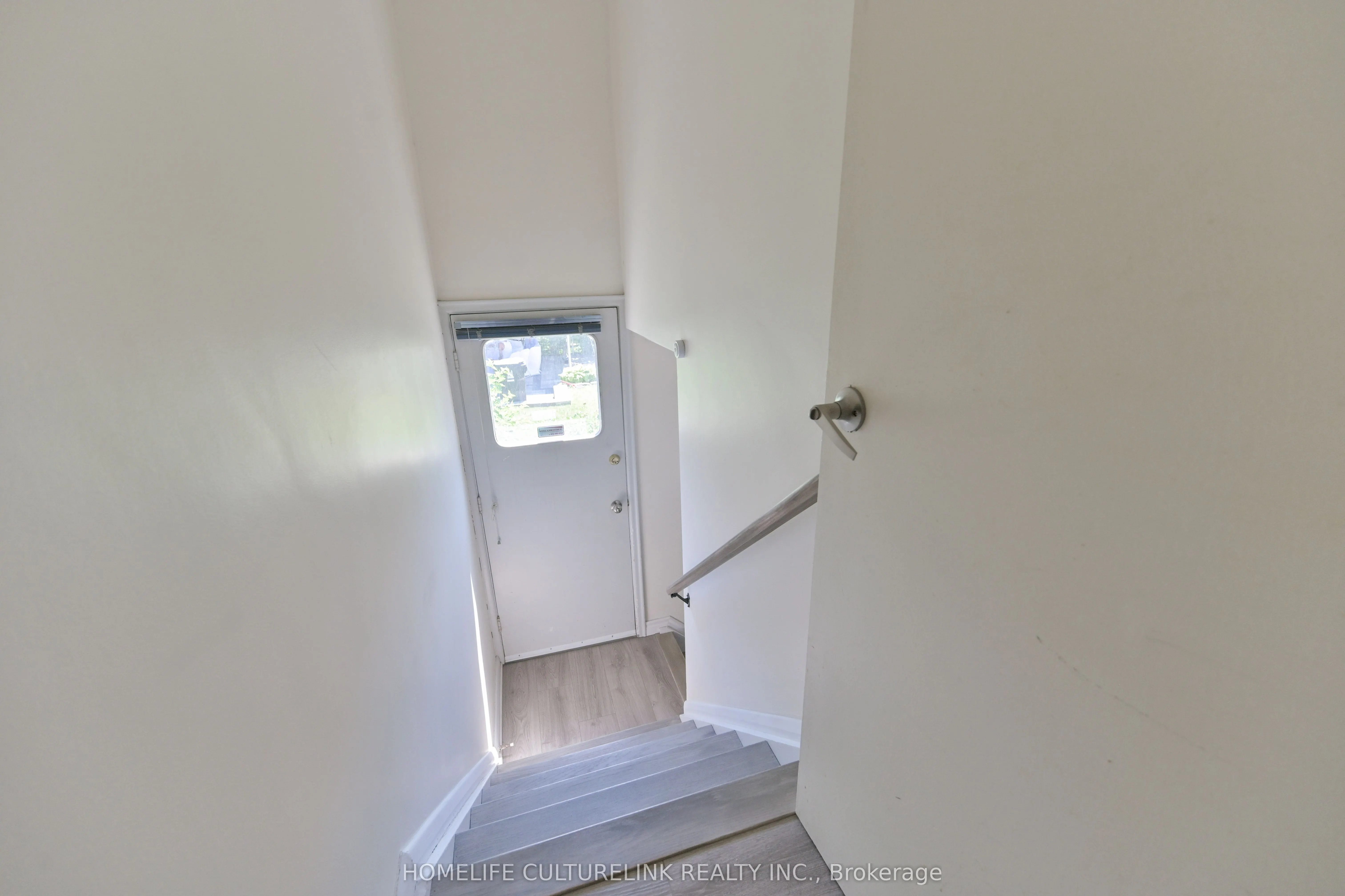 27 Anticosti Drive