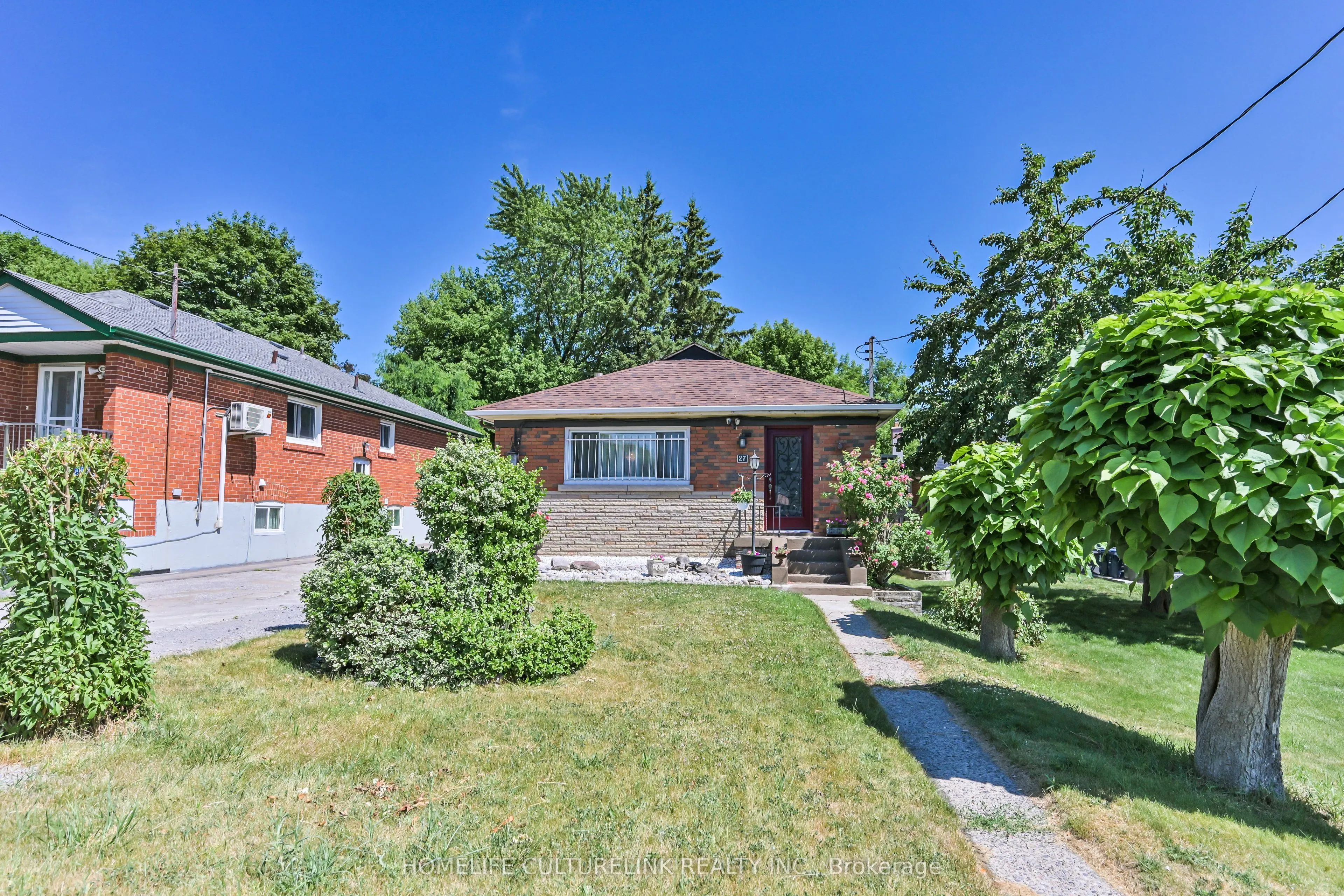 27 Anticosti Drive
