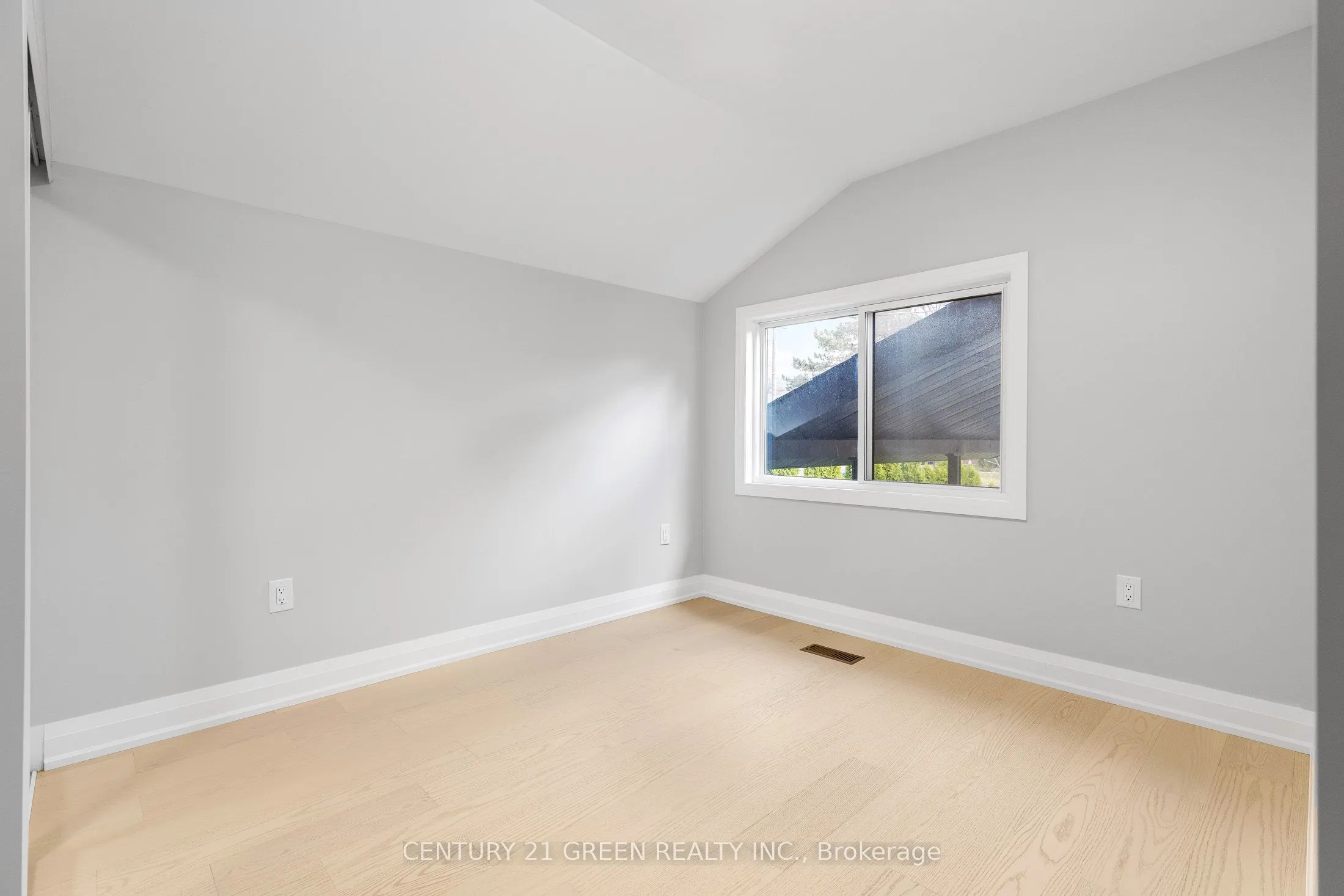 32 Brookridge Drive