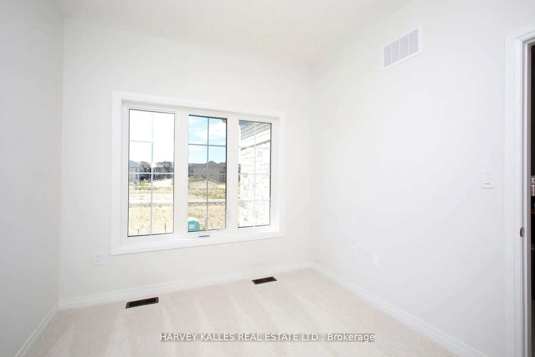 1077 Zircon Manor
