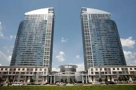 36 Lee Centre Drive, #2005