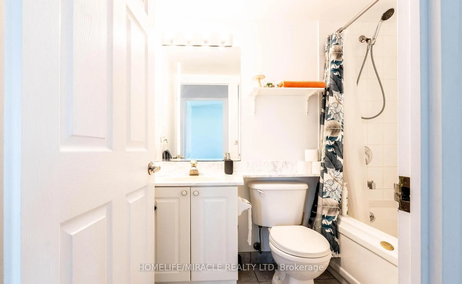 1 Lee Centre Drive, #1506