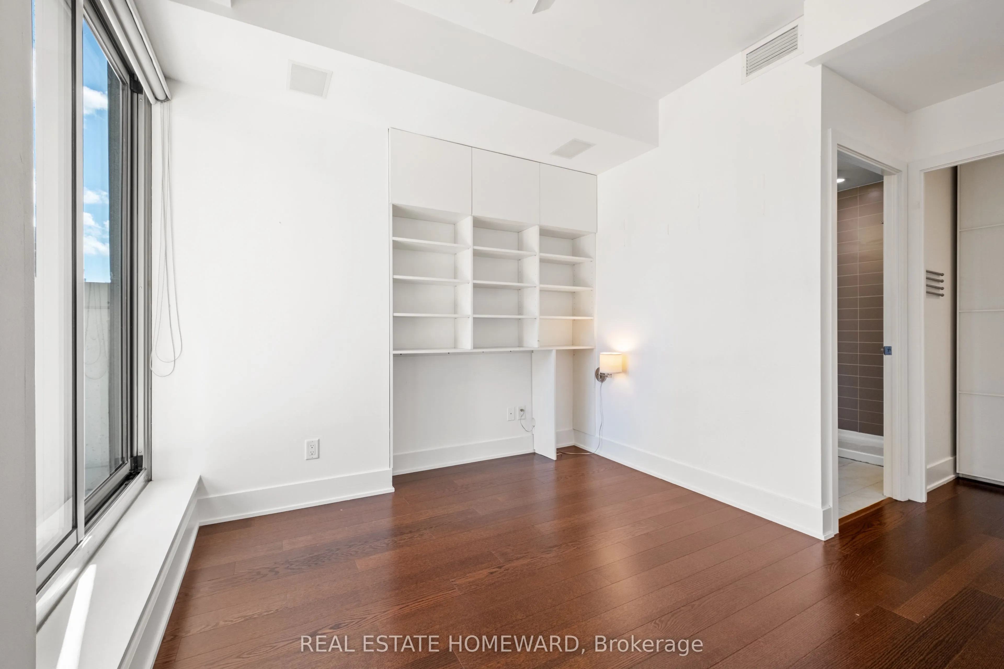 630 Queen Street E, #501