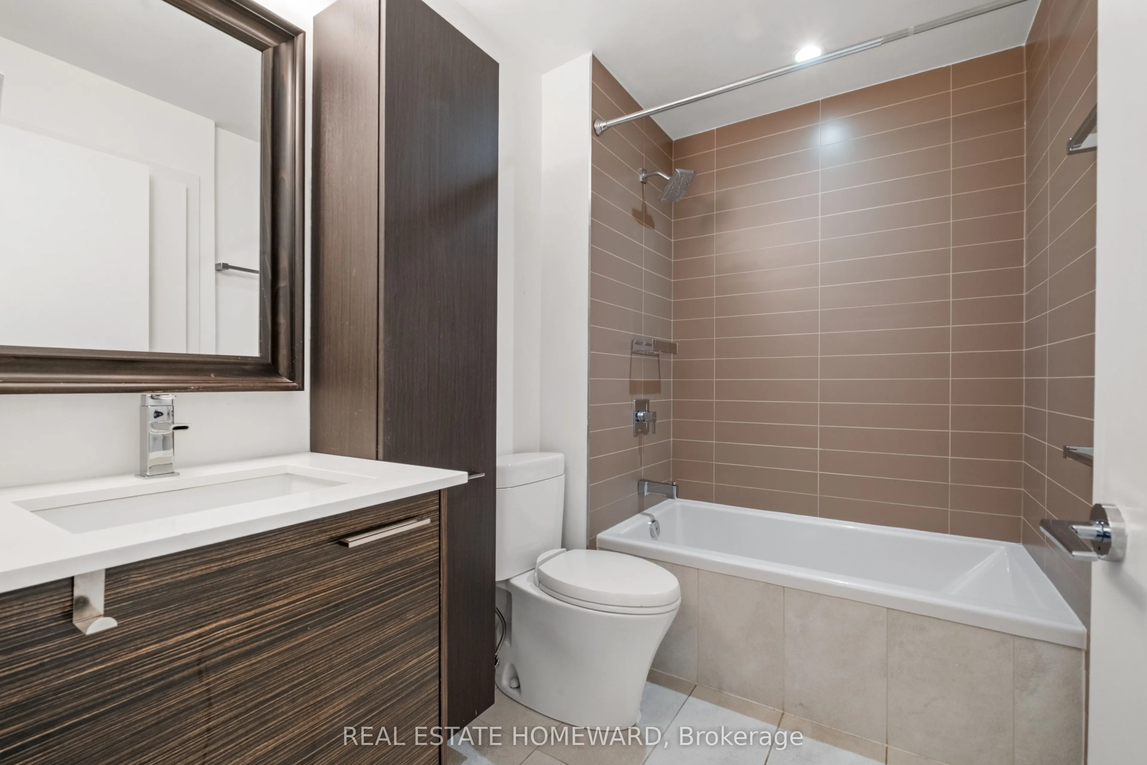 630 Queen Street E, #501
