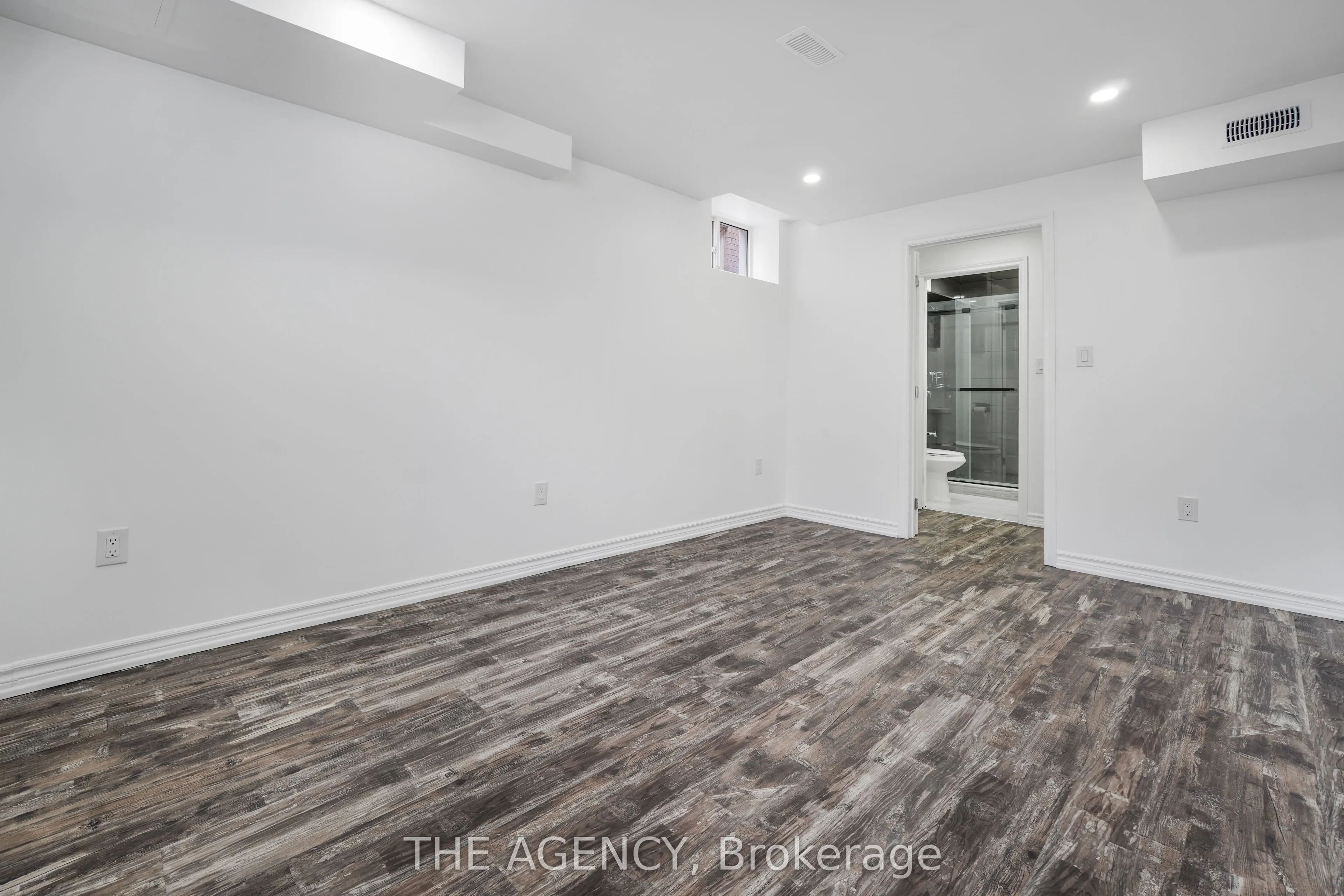 10 Moses Crescent
