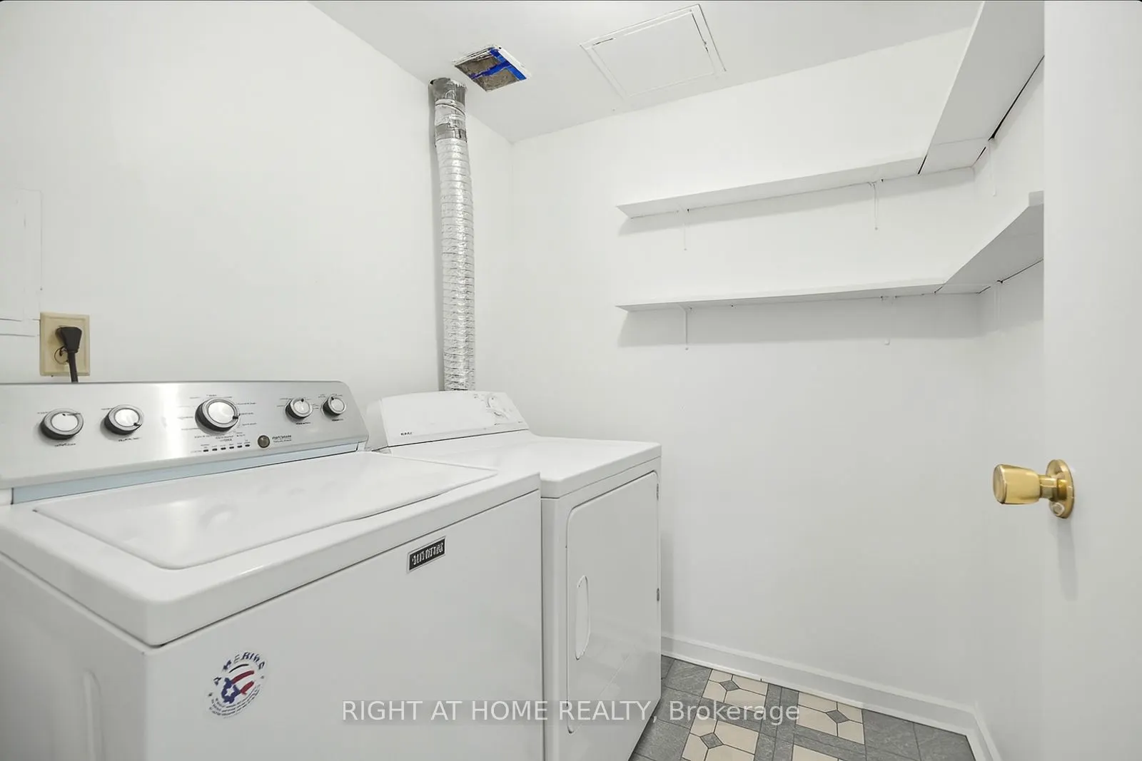 45 Silver Springs Boulevard, #902