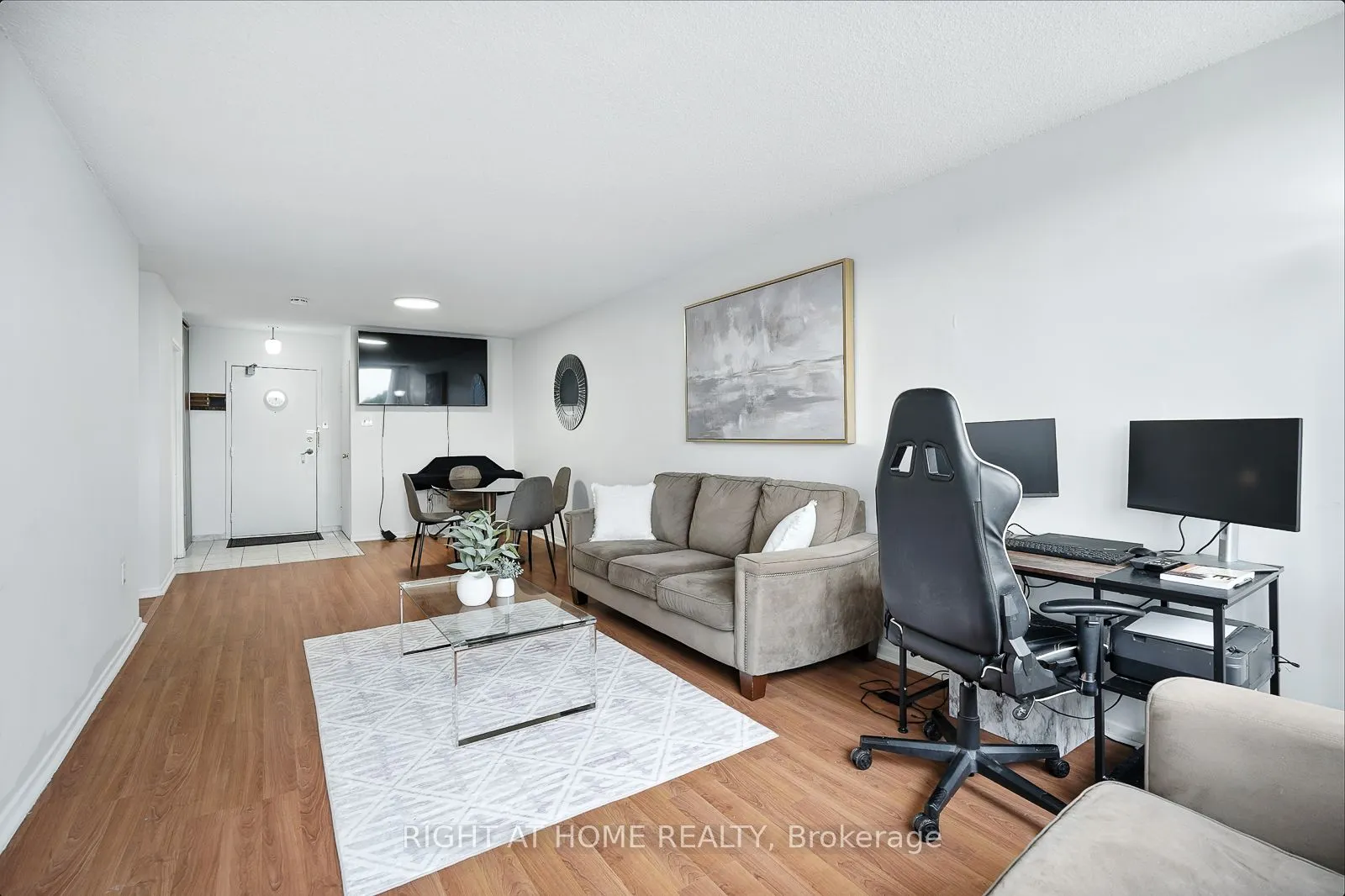 45 Silver Springs Boulevard, #902
