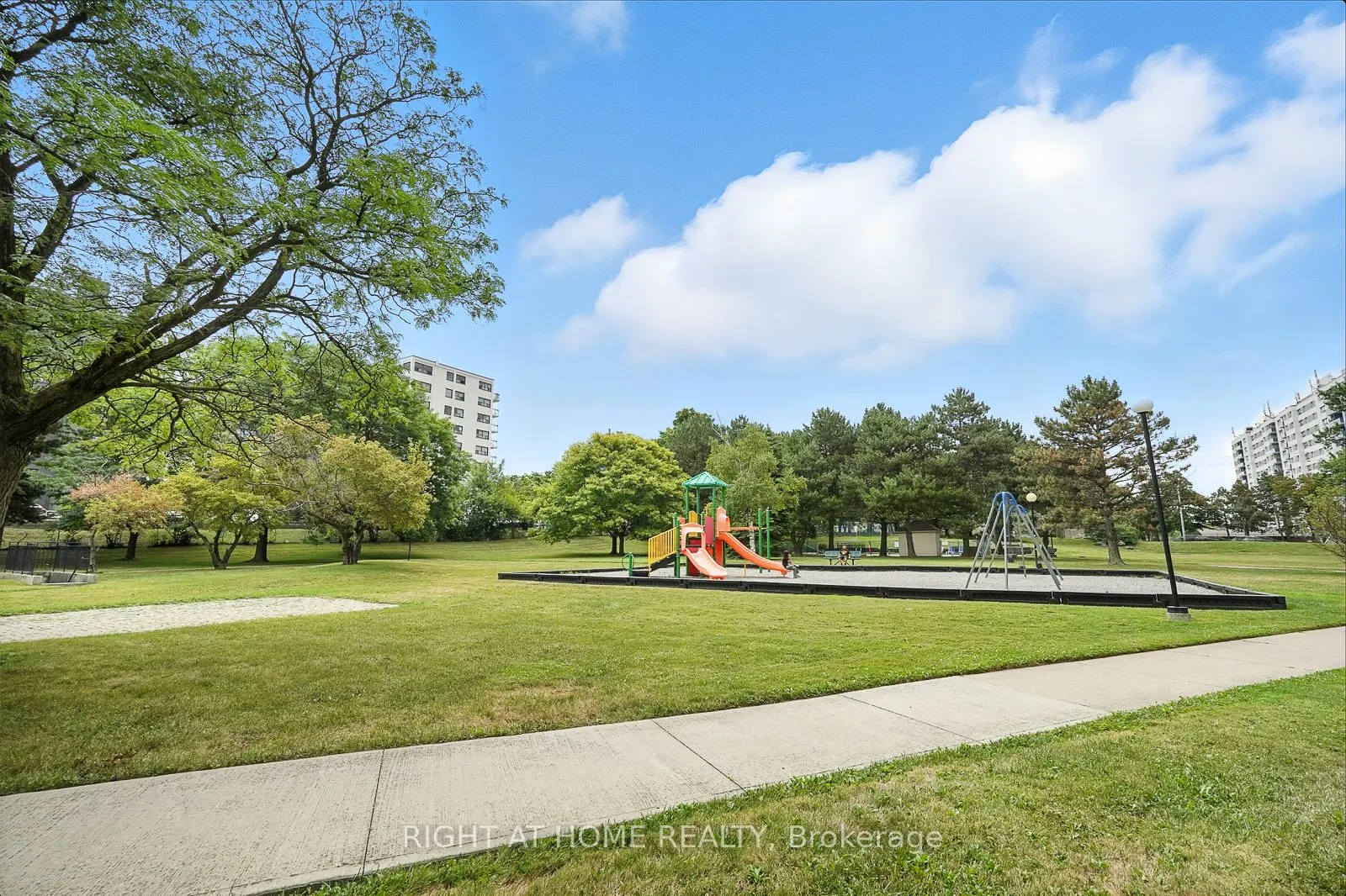 45 Silver Springs Boulevard, #902