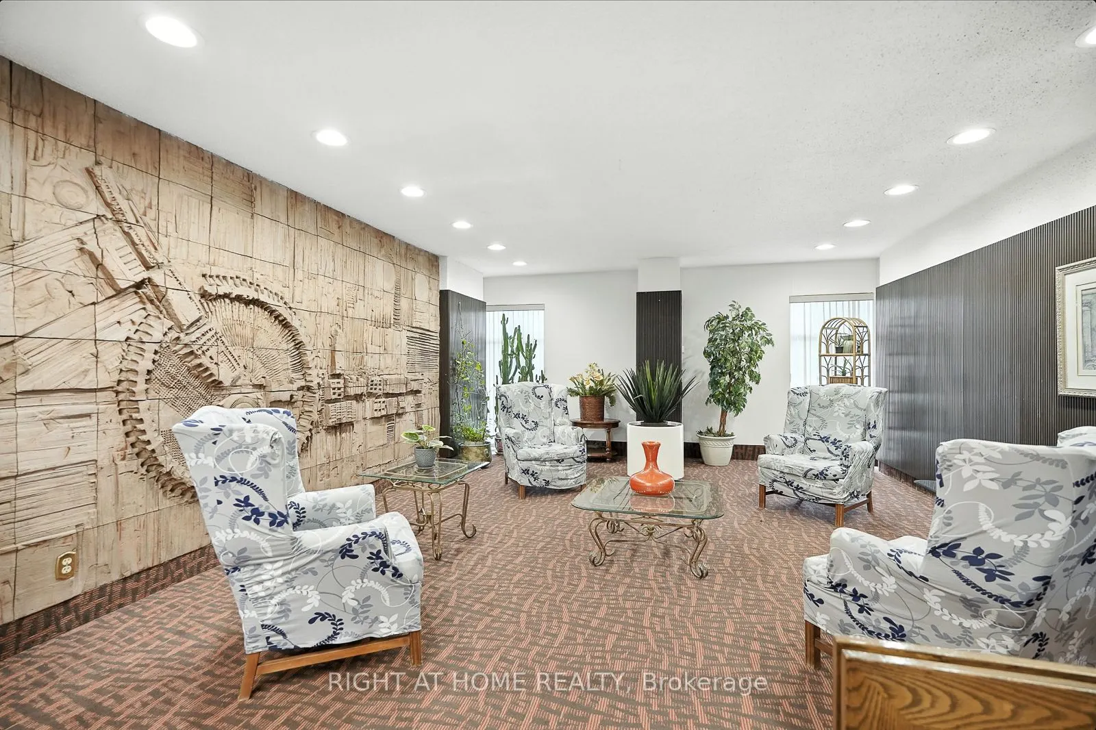 45 Silver Springs Boulevard, #902
