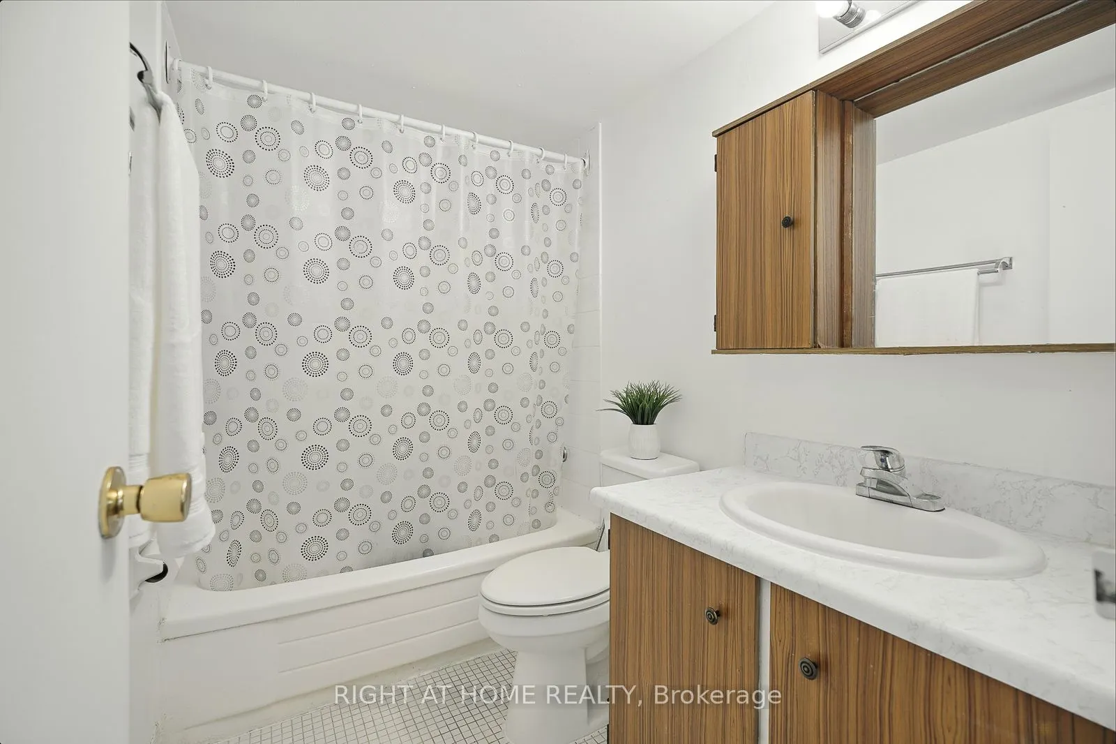 45 Silver Springs Boulevard, #902