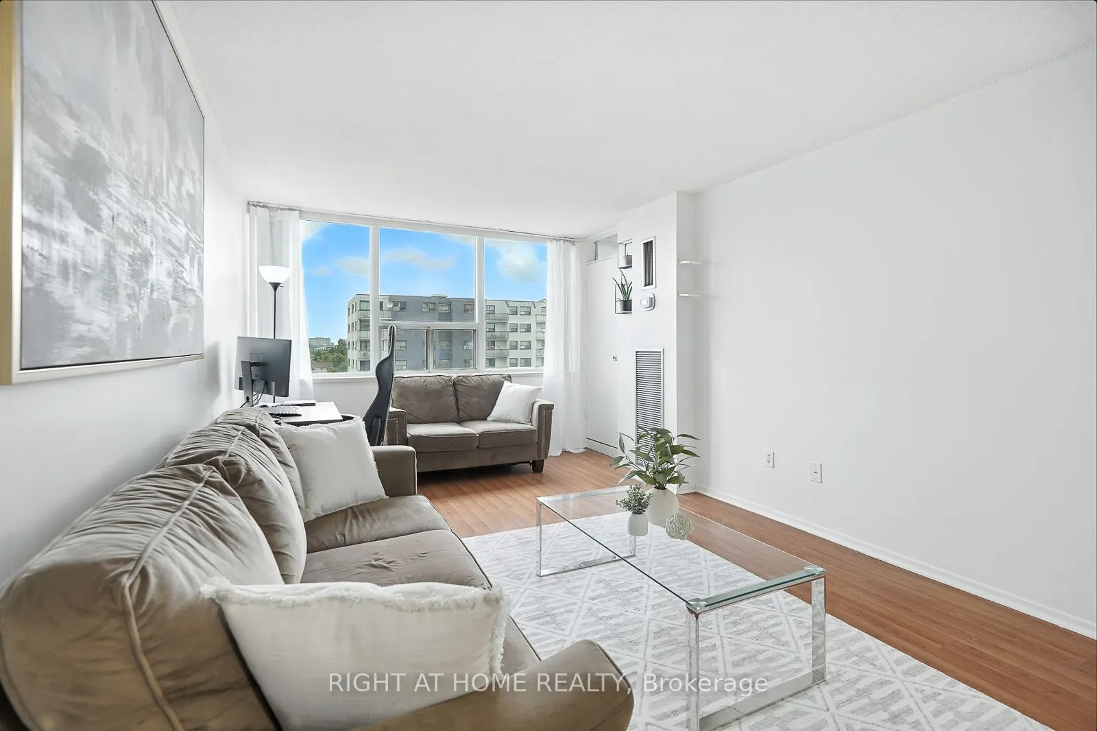 45 Silver Springs Boulevard, #902