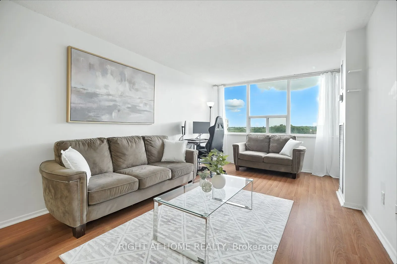 45 Silver Springs Boulevard, #902