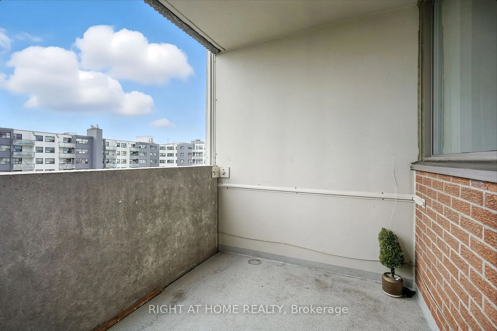 45 Silver Springs Boulevard, #902
