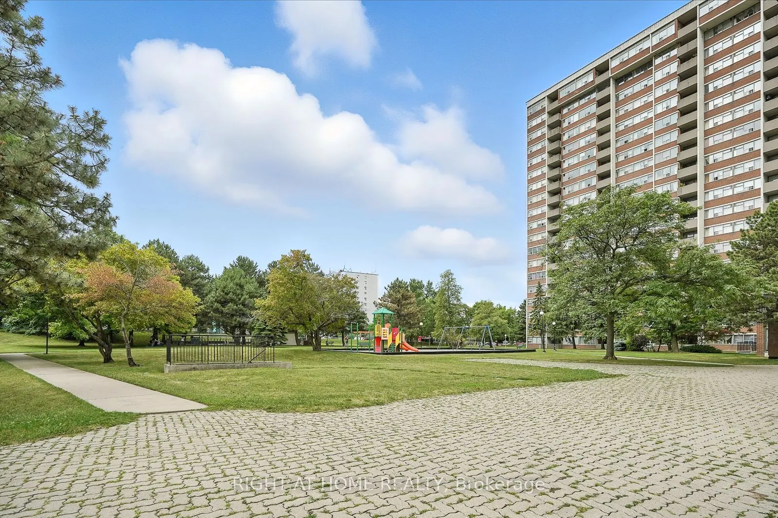 45 Silver Springs Boulevard, #902