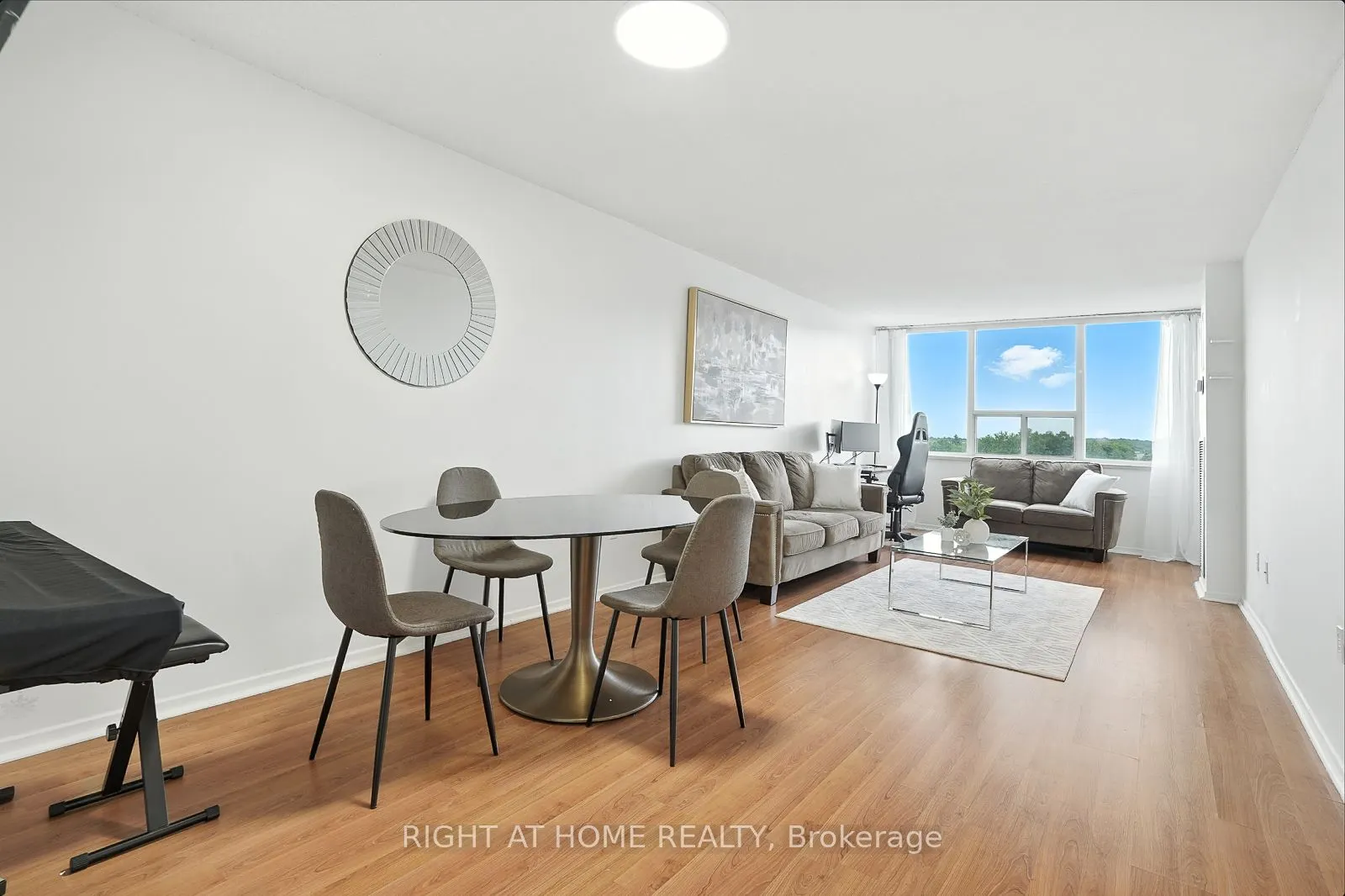 45 Silver Springs Boulevard, #902