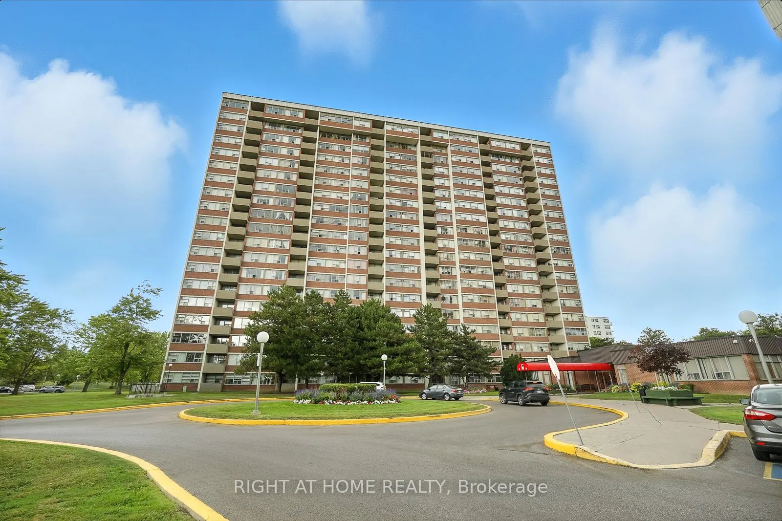 45 Silver Springs Boulevard, #902