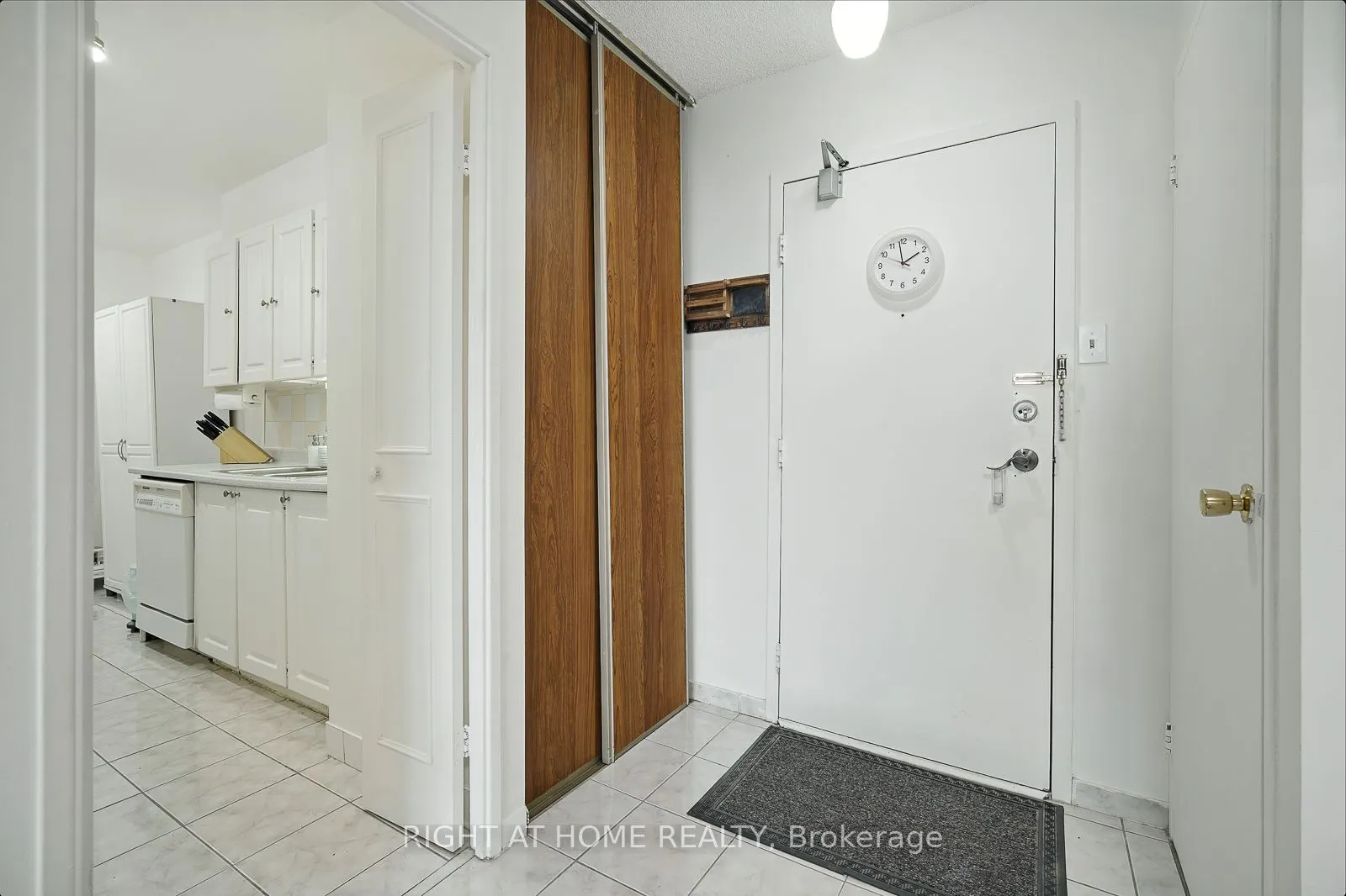 45 Silver Springs Boulevard, #902