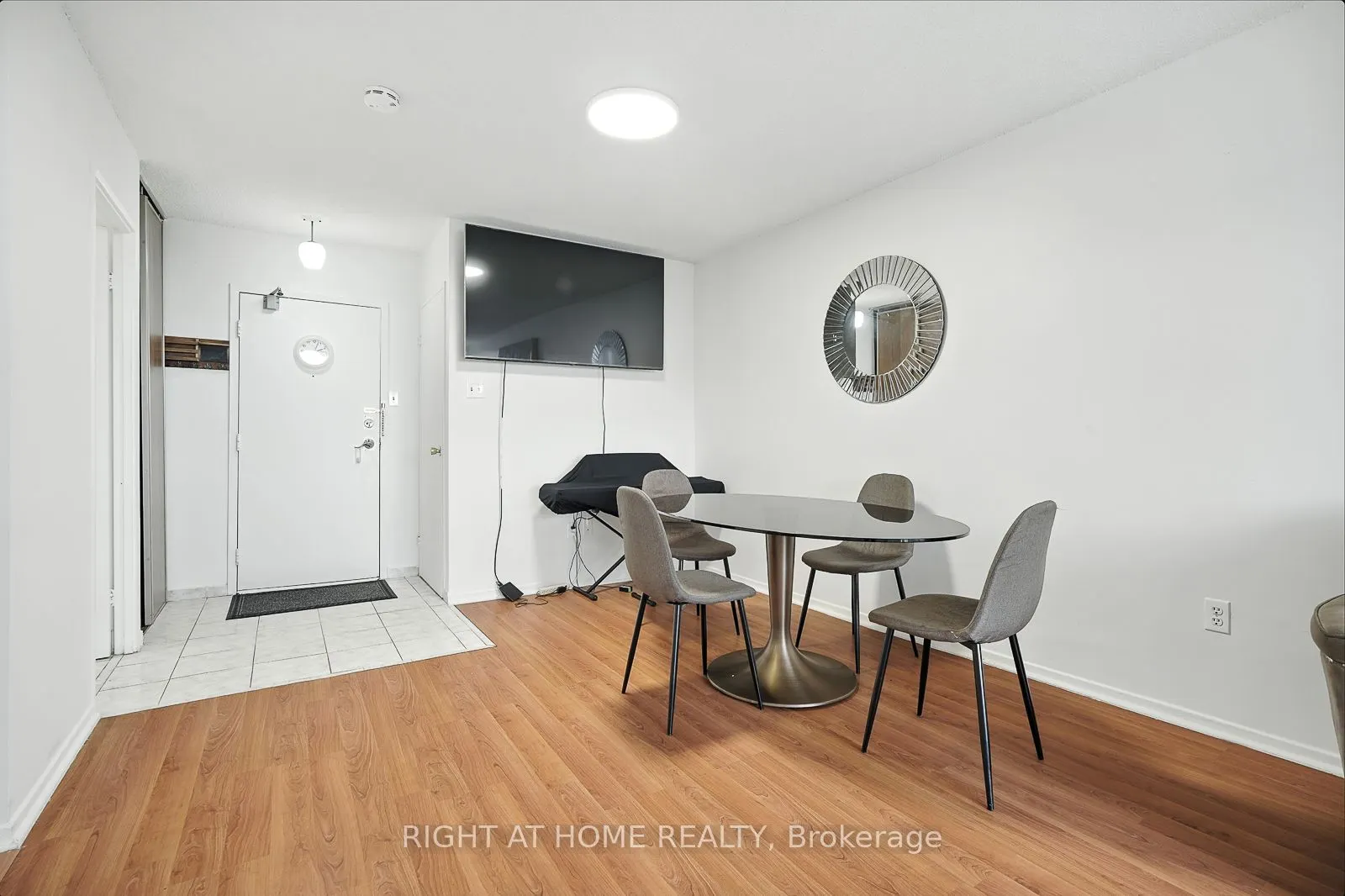45 Silver Springs Boulevard, #902