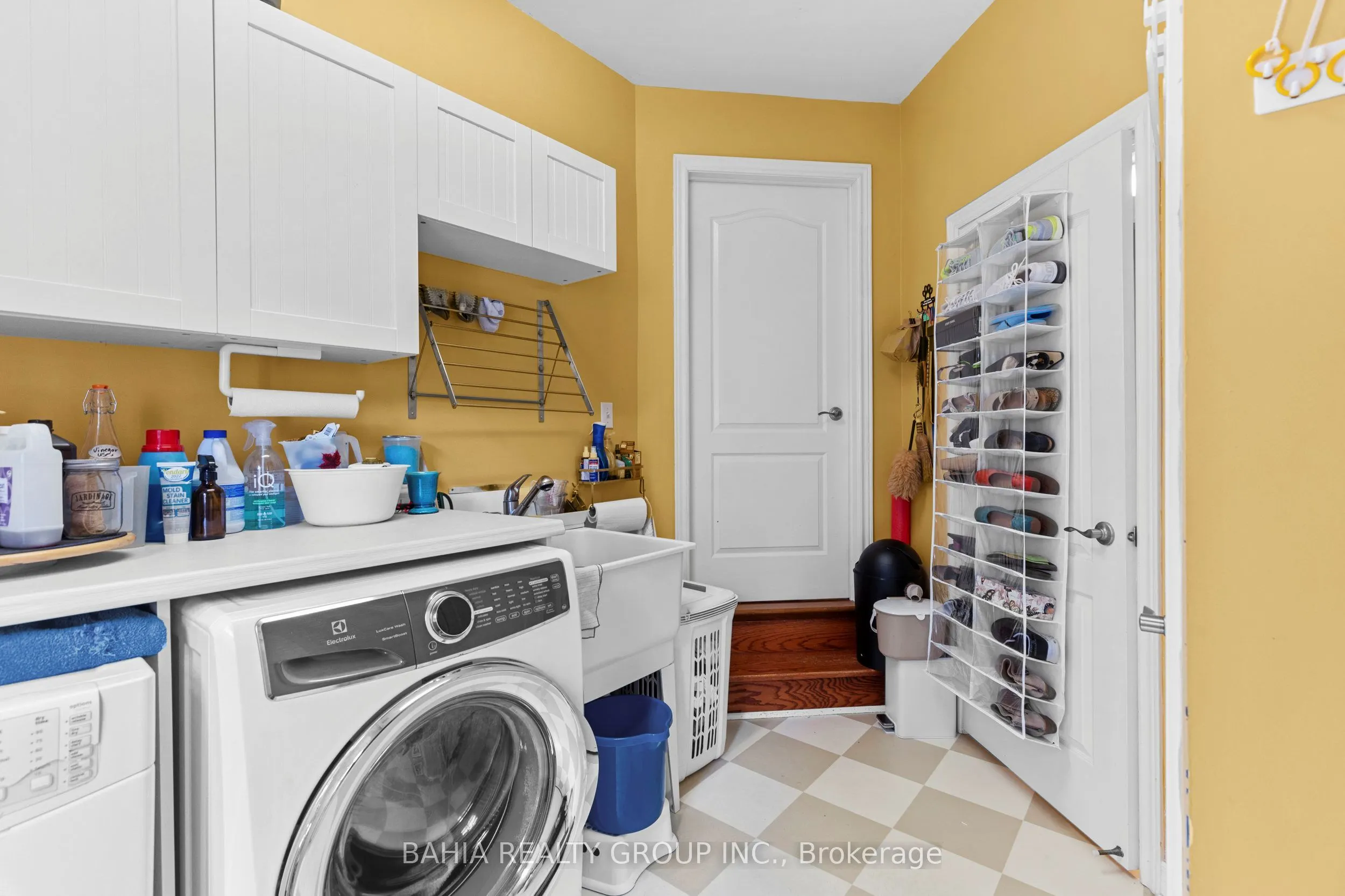 2 Tanis Crescent