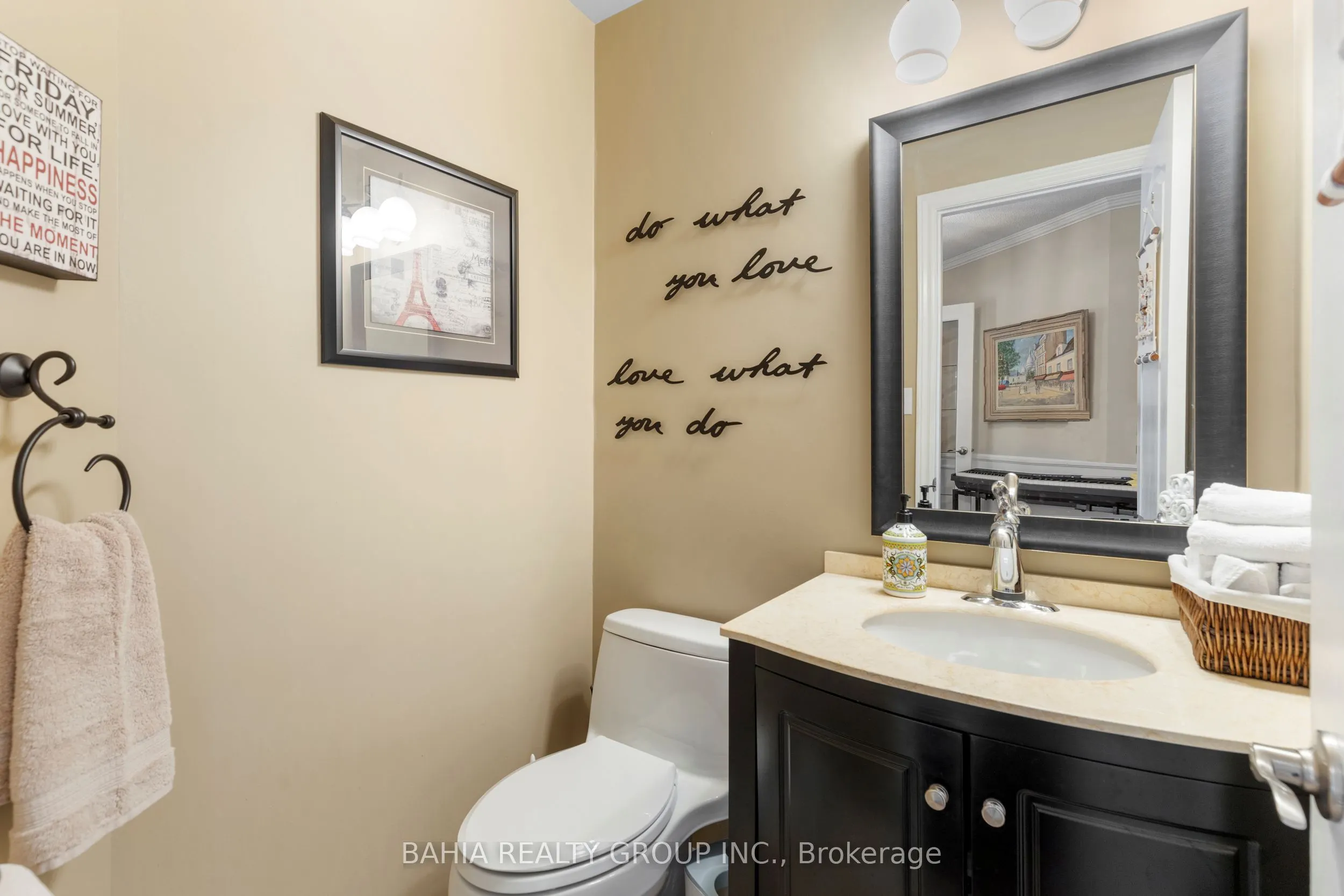 2 Tanis Crescent