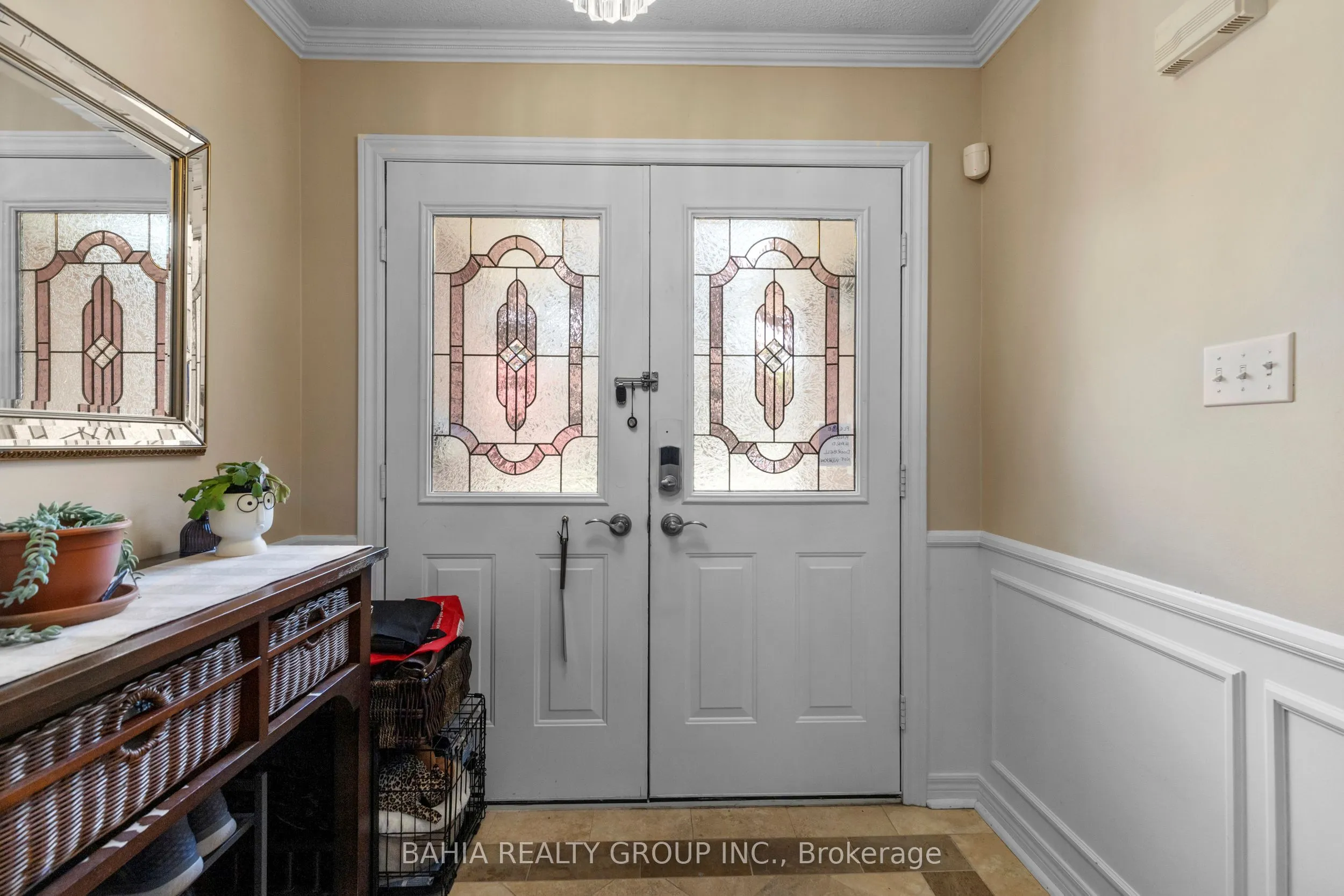 2 Tanis Crescent