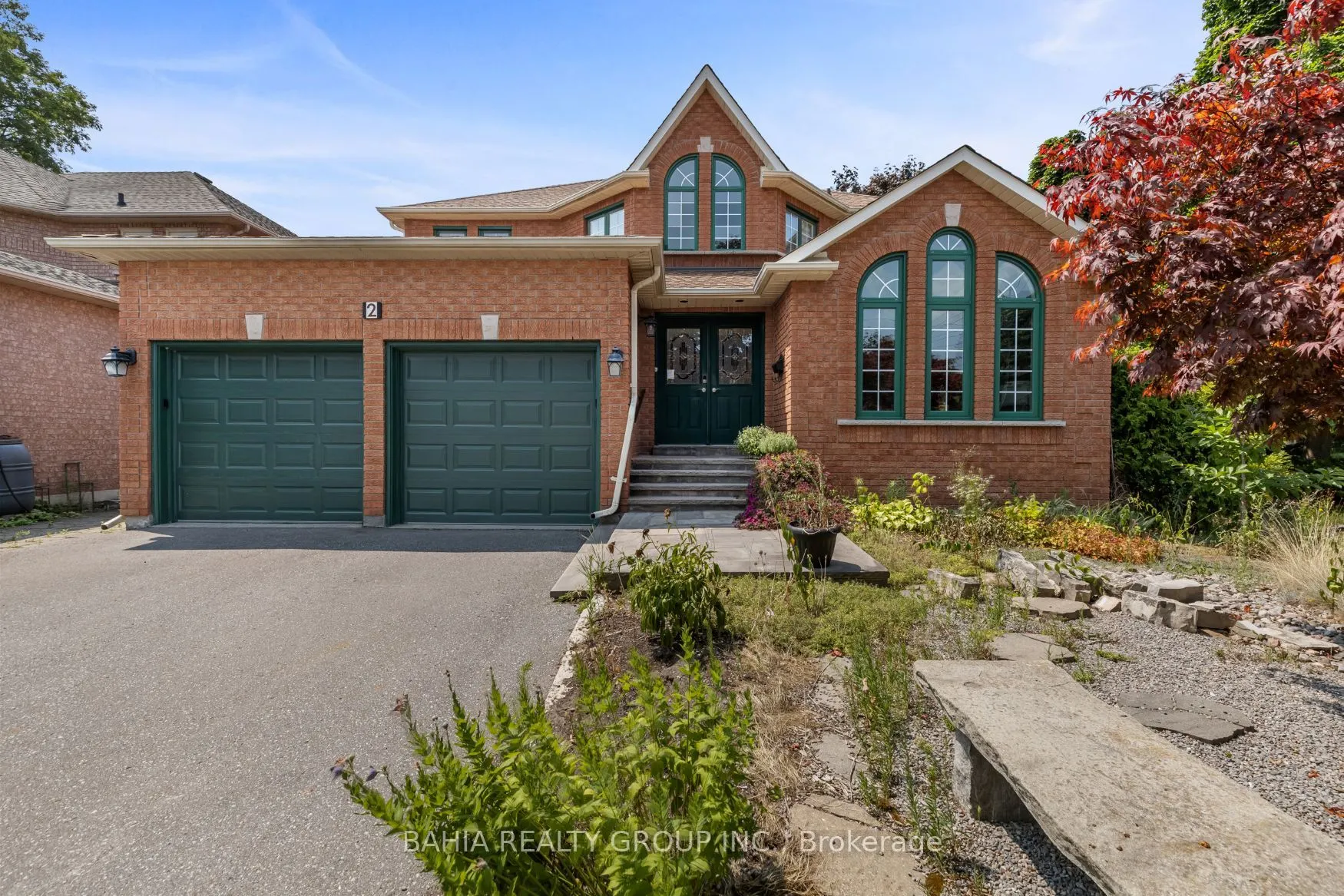 2 Tanis Crescent