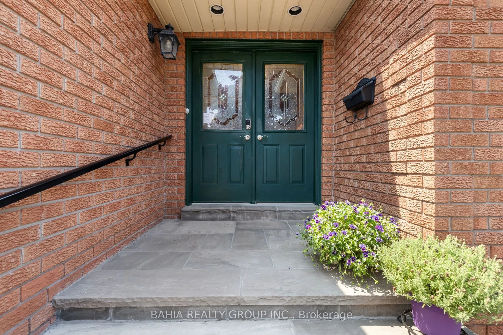 2 Tanis Crescent