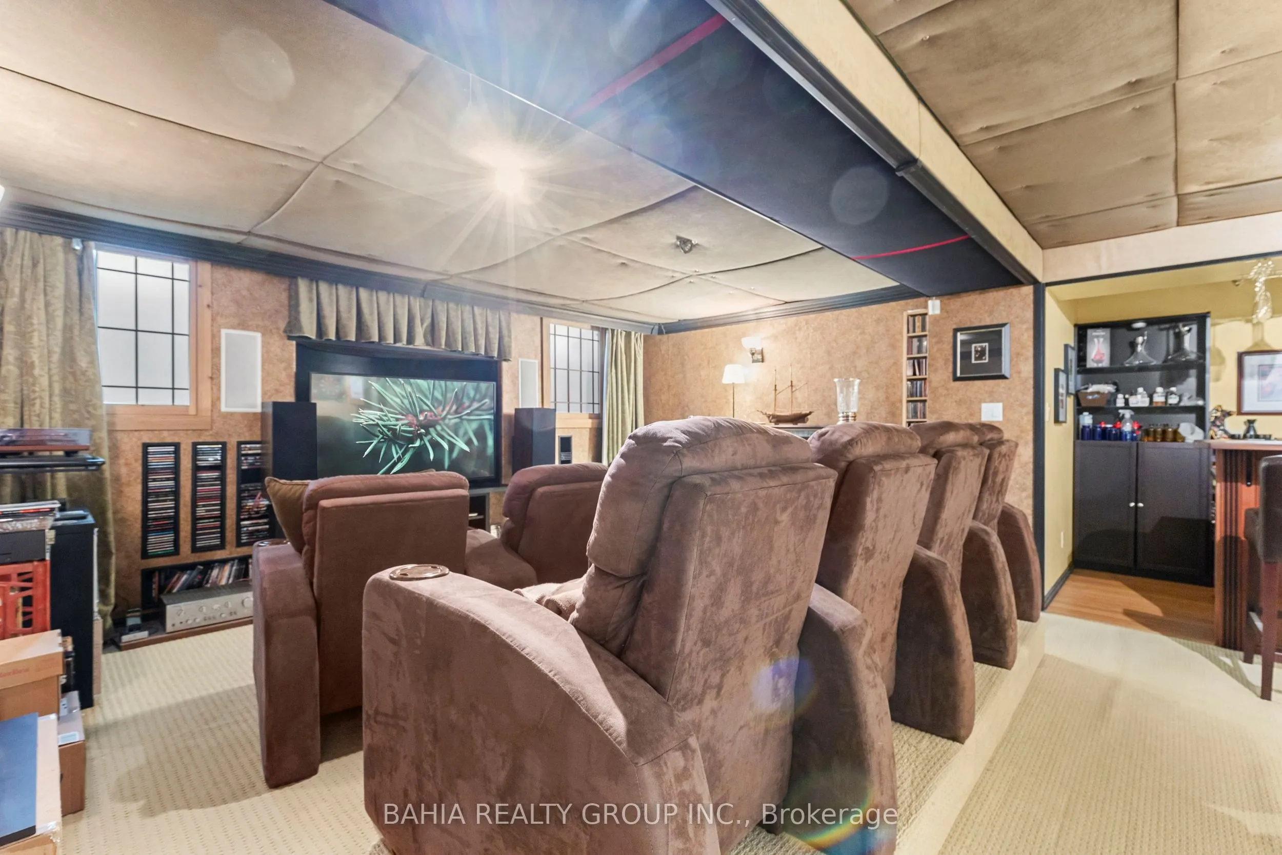 2 Tanis Crescent