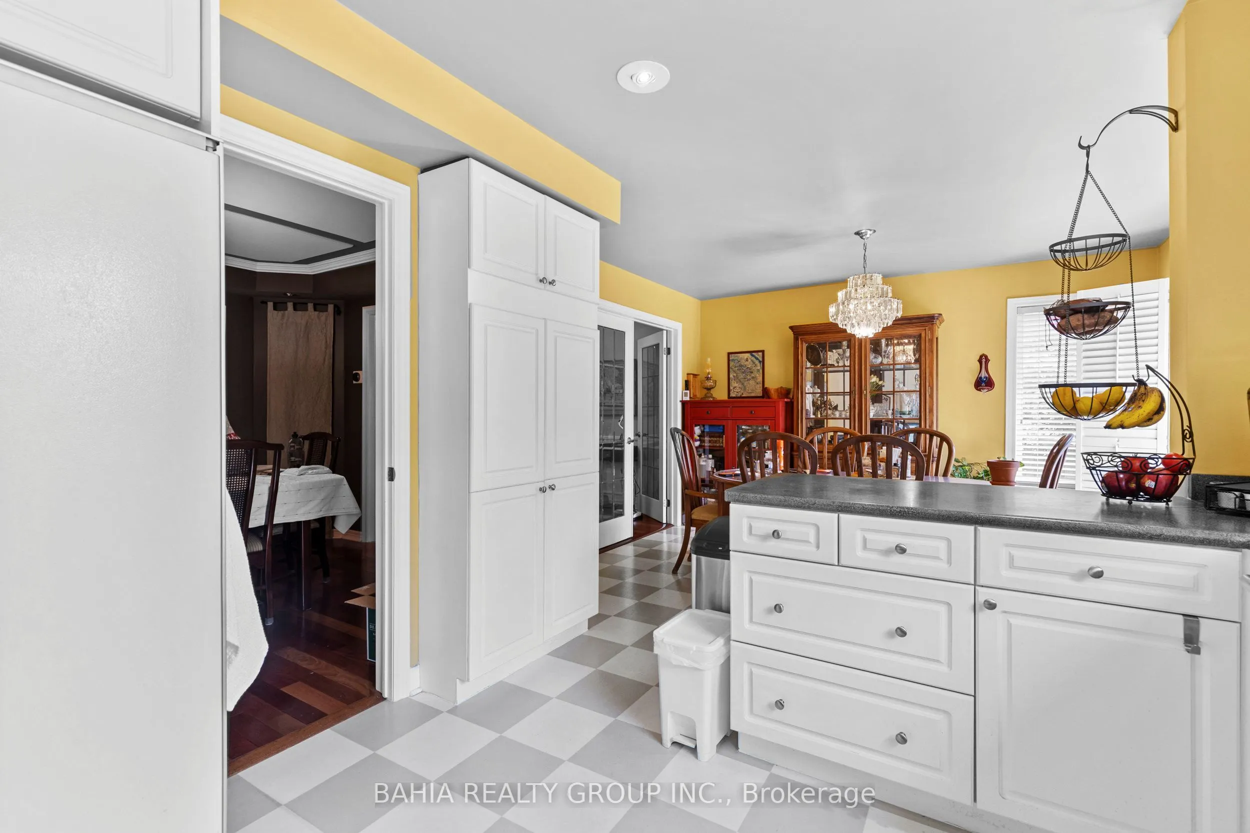 2 Tanis Crescent