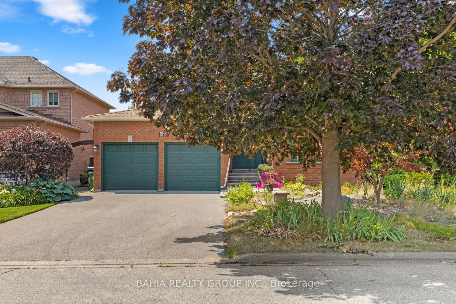 2 Tanis Crescent