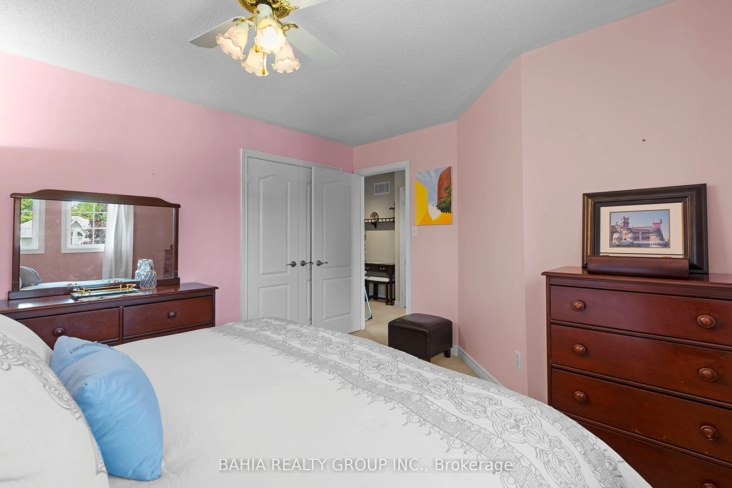 2 Tanis Crescent