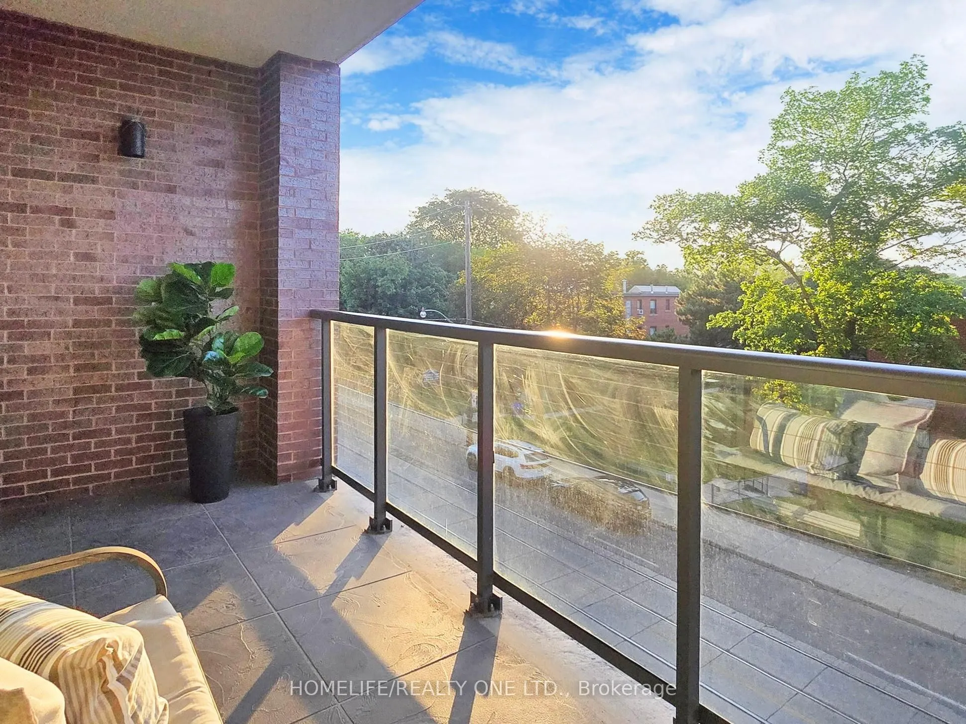 1331 Queen Street E, #402
